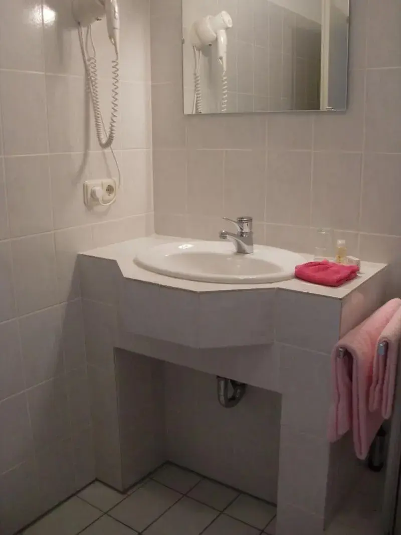 Single Room in Hotel Spitze Warte Single Room in Hotel Spitze Warte