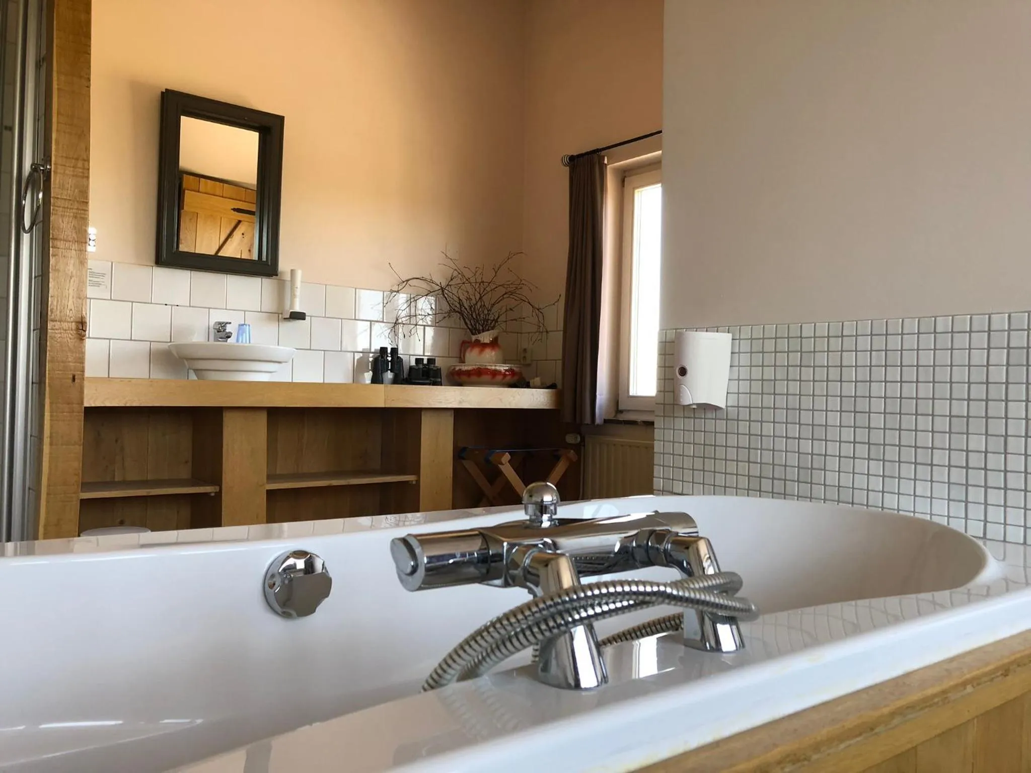 Bathroom in Hotel de Plank - alle kamers met airconditioning