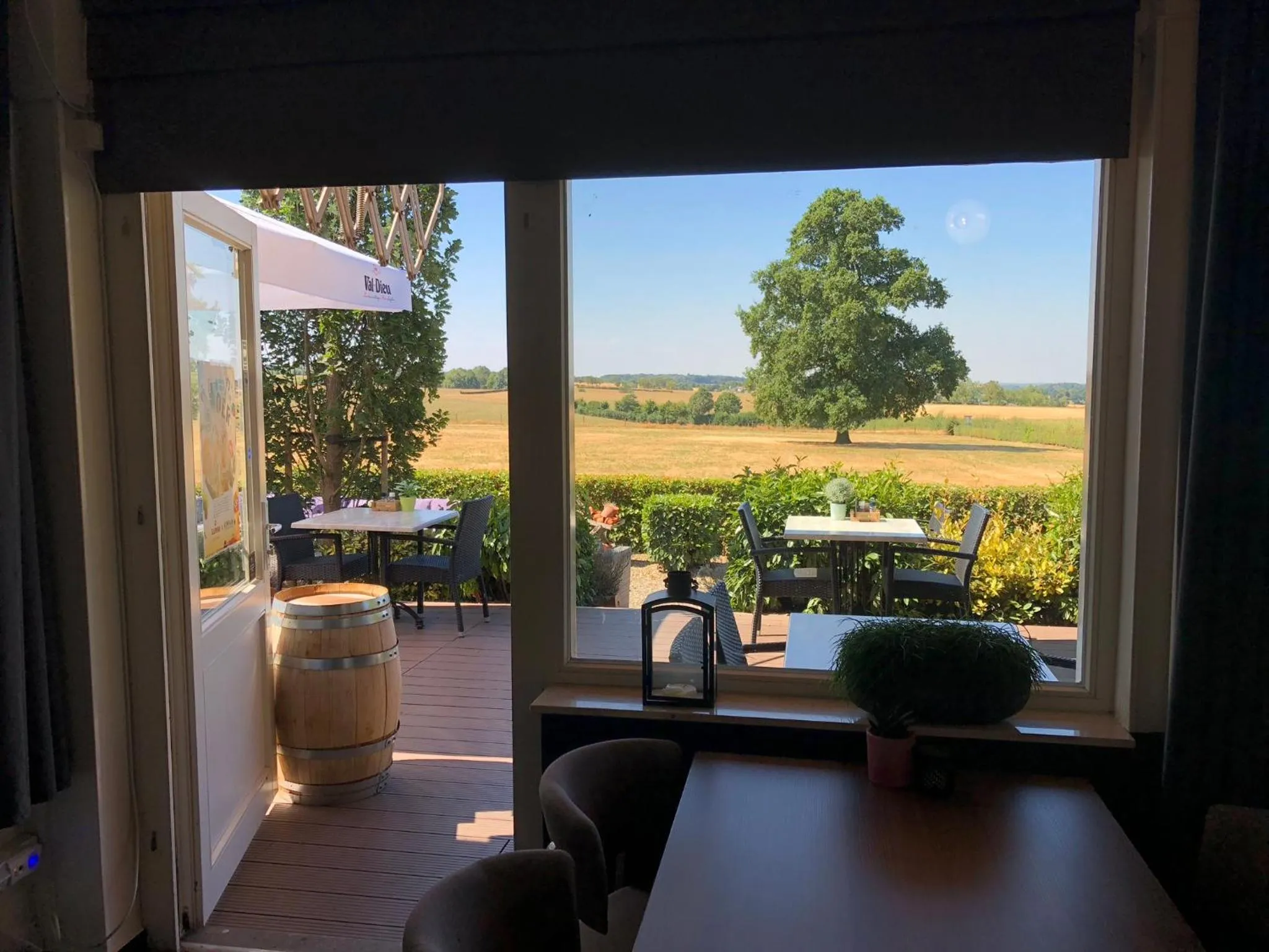 Restaurant/places to eat in Hotel de Plank - alle kamers met airconditioning