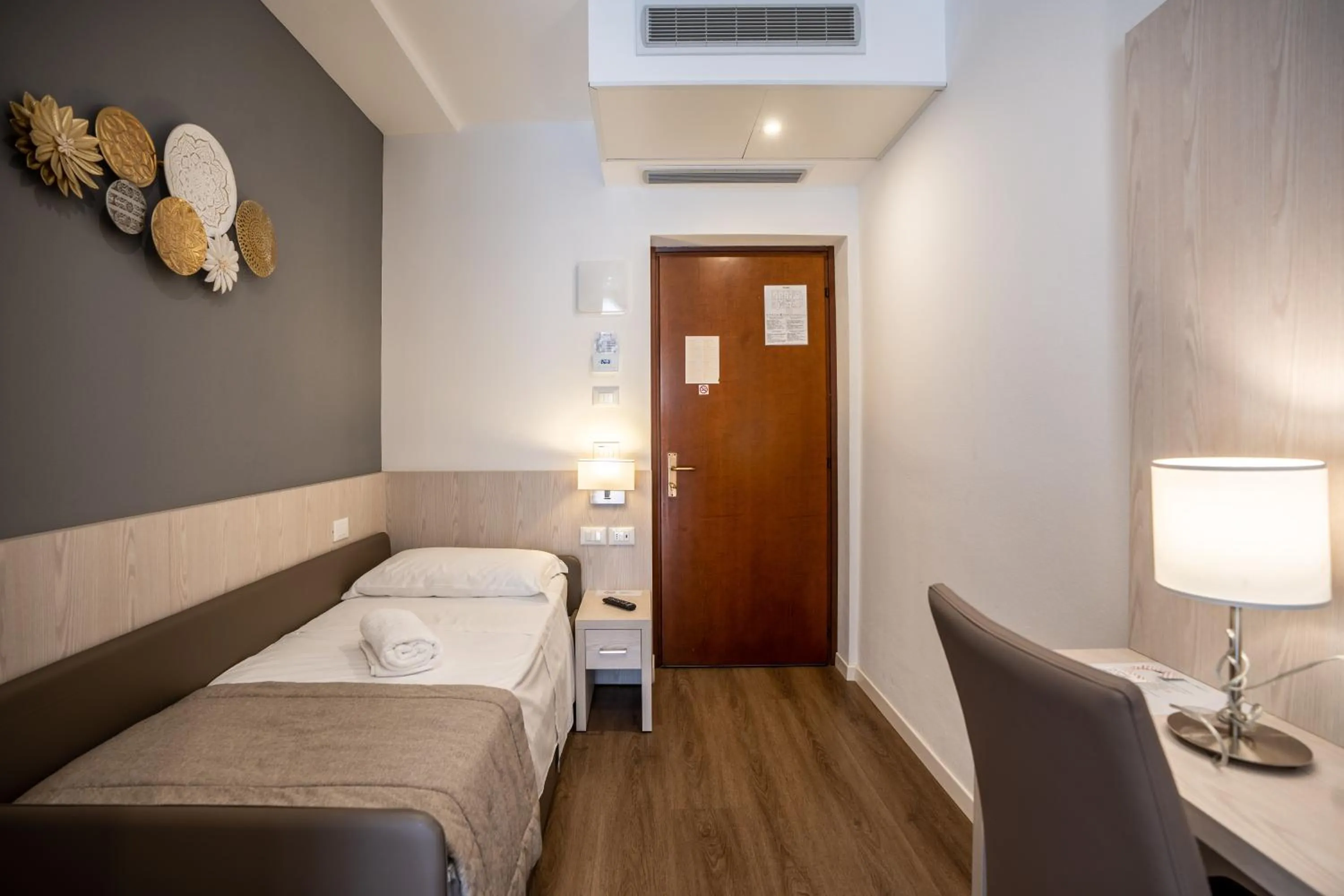 Bedroom, Bed in Hotel Loreley