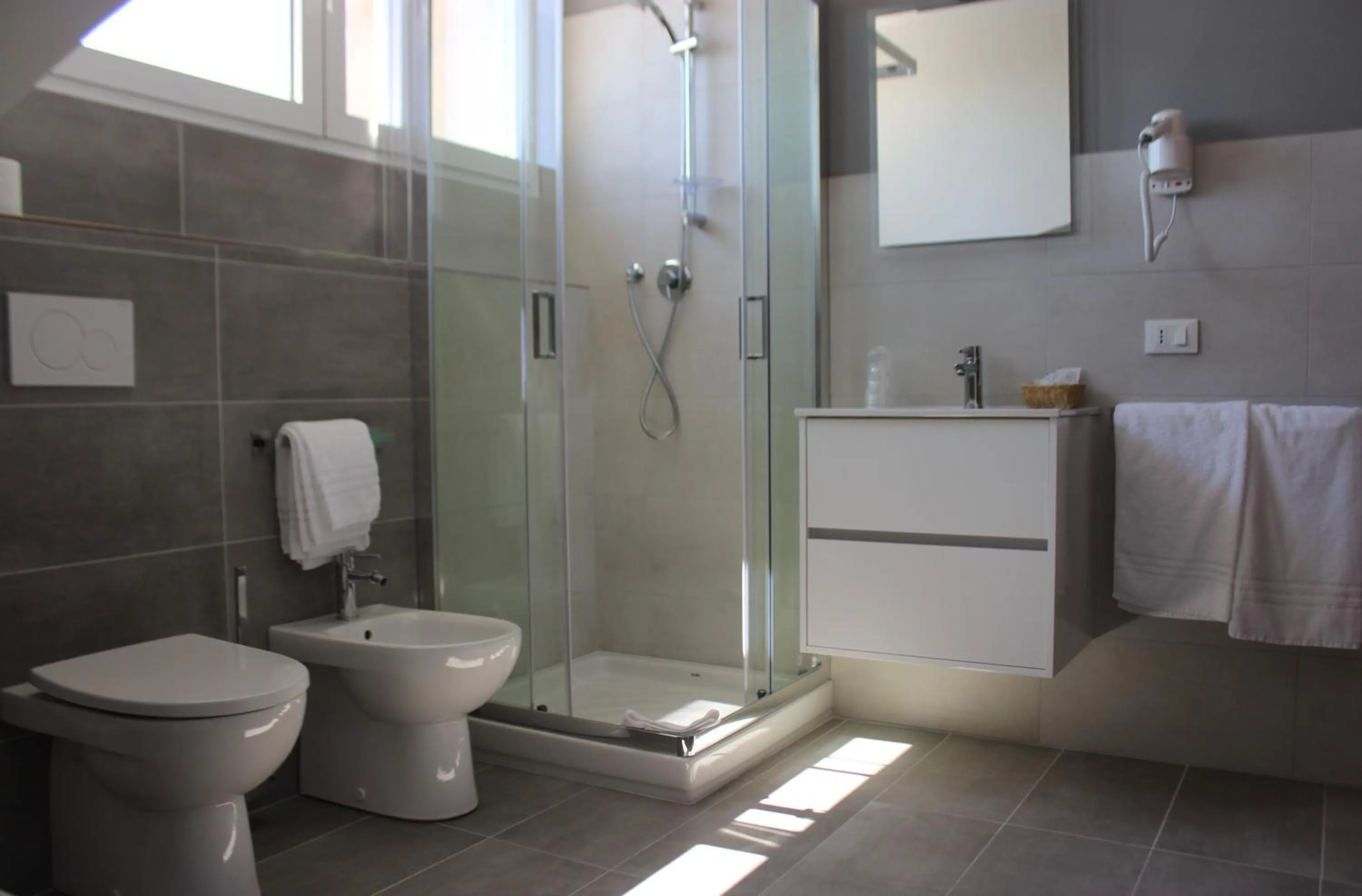 Shower in Hotel Loreley