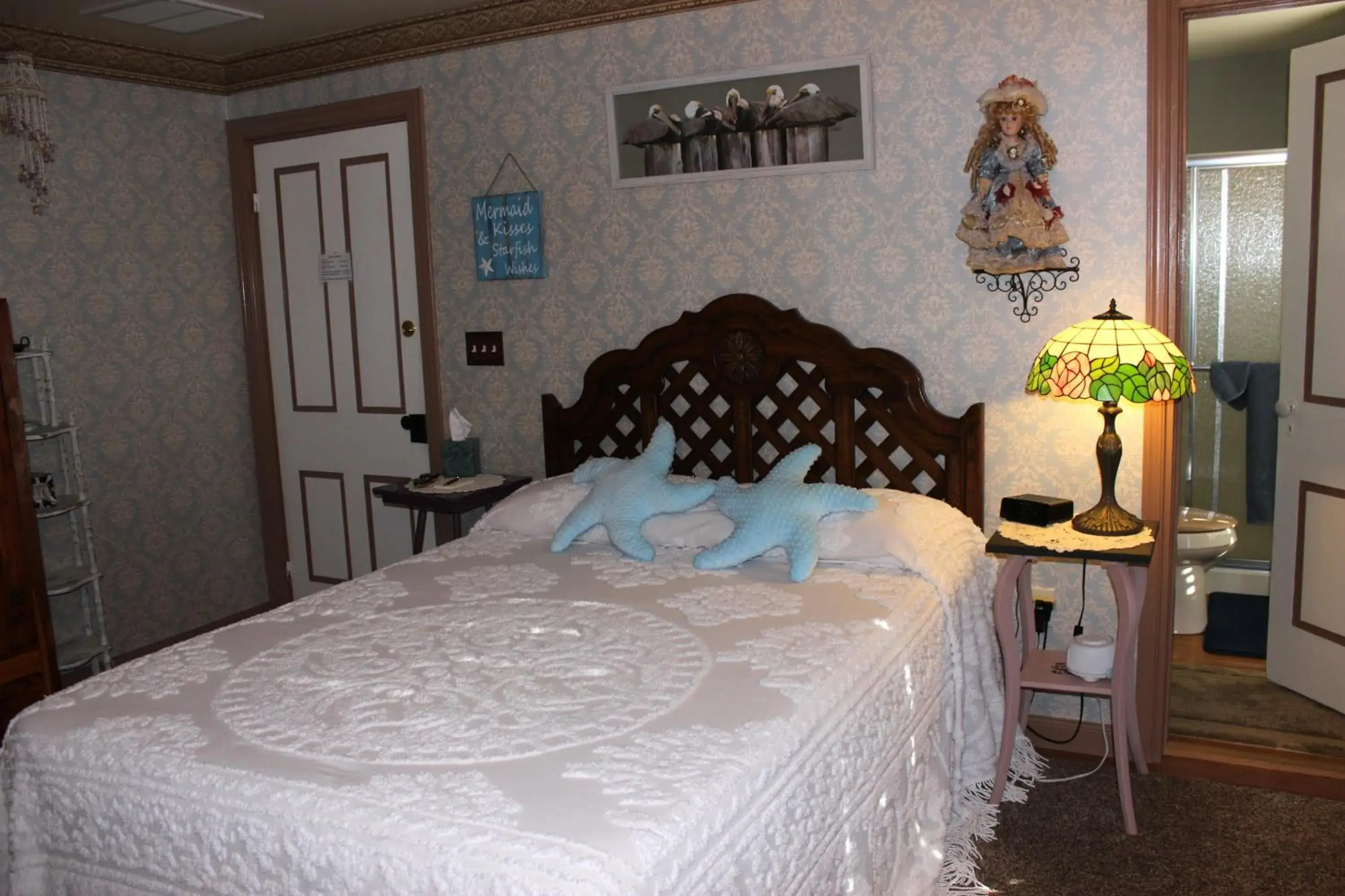 Superior Queen Room in Carriage Stop Bed & Breakfast Superior Queen Room in Carriage Stop Bed & Breakfast