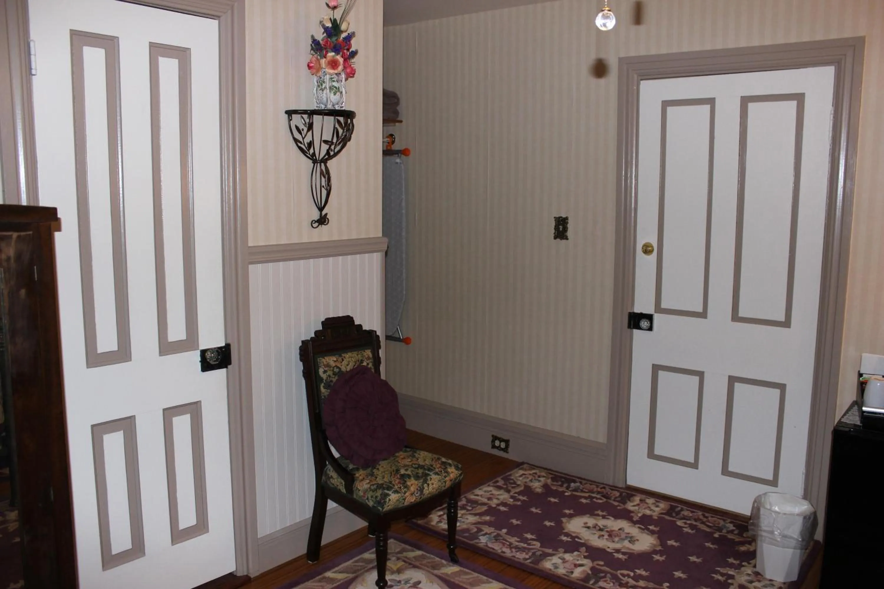 Decorative detail in Carriage Stop Bed & Breakfast