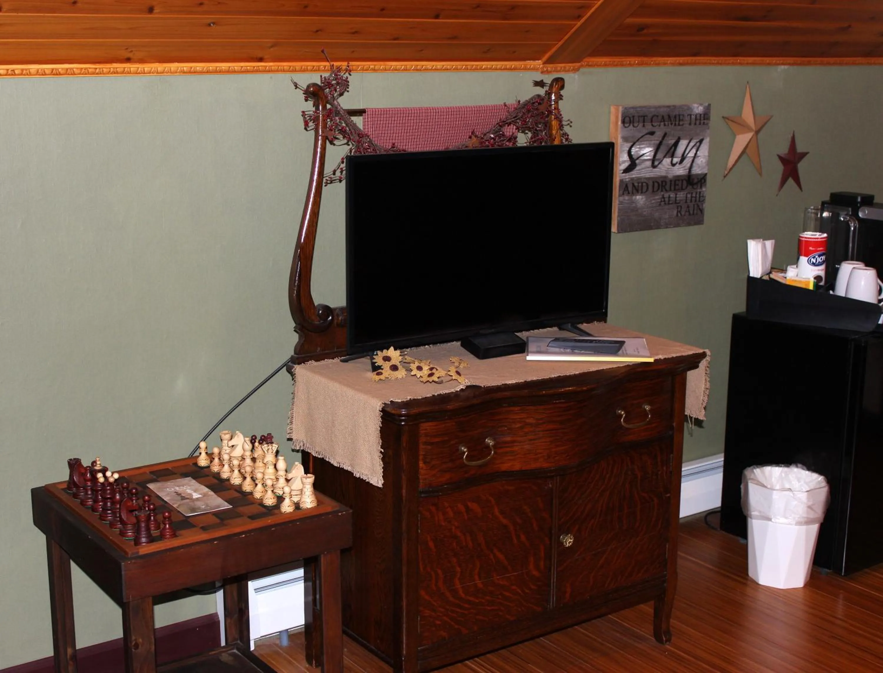 TV and multimedia in Carriage Stop Bed & Breakfast