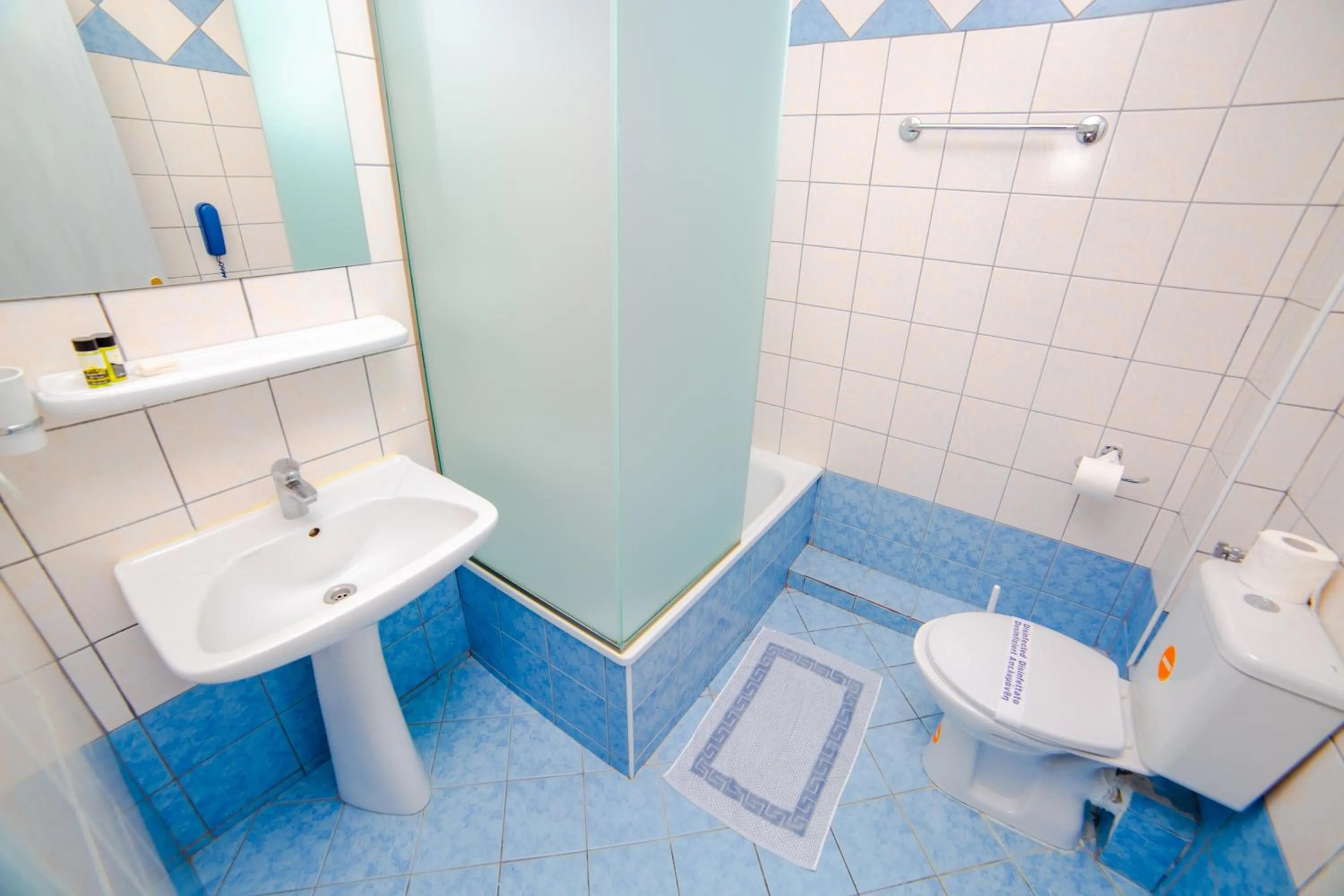 Toilet in Hotel Zefyros