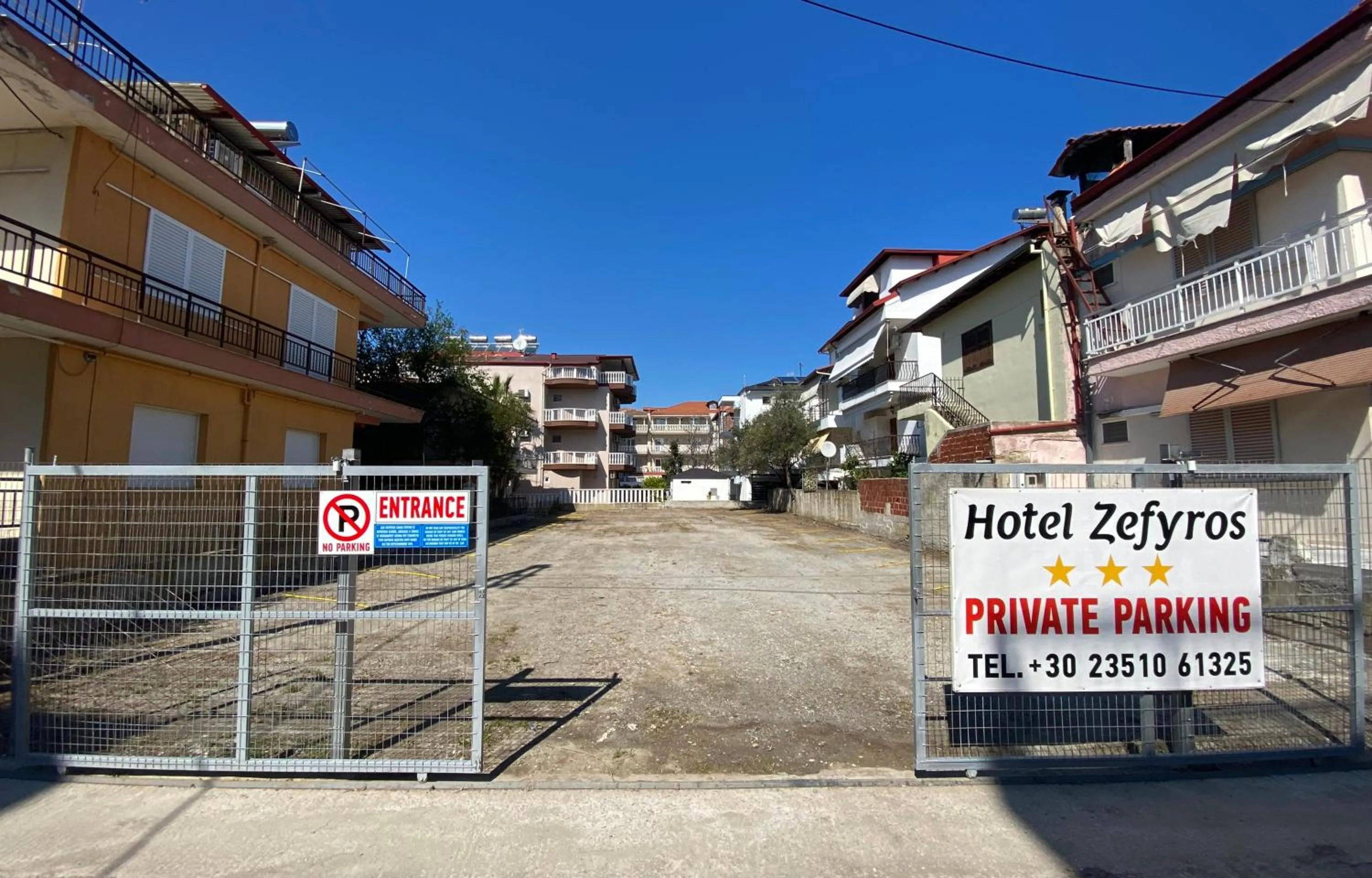 Parking in Hotel Zefyros