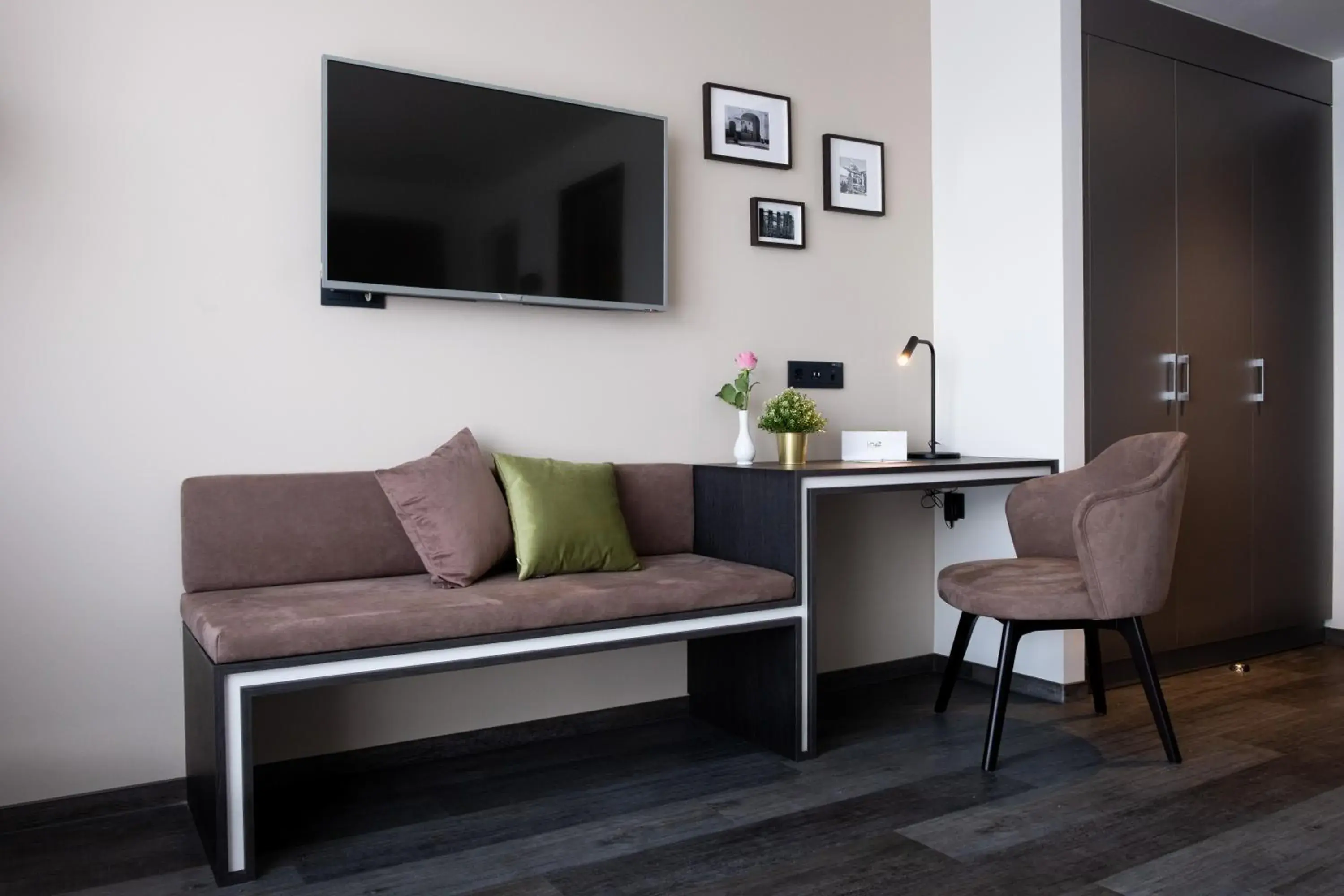 Photo of the whole room in in2 the Boardinghouse Photo of the whole room in in2 the Boardinghouse