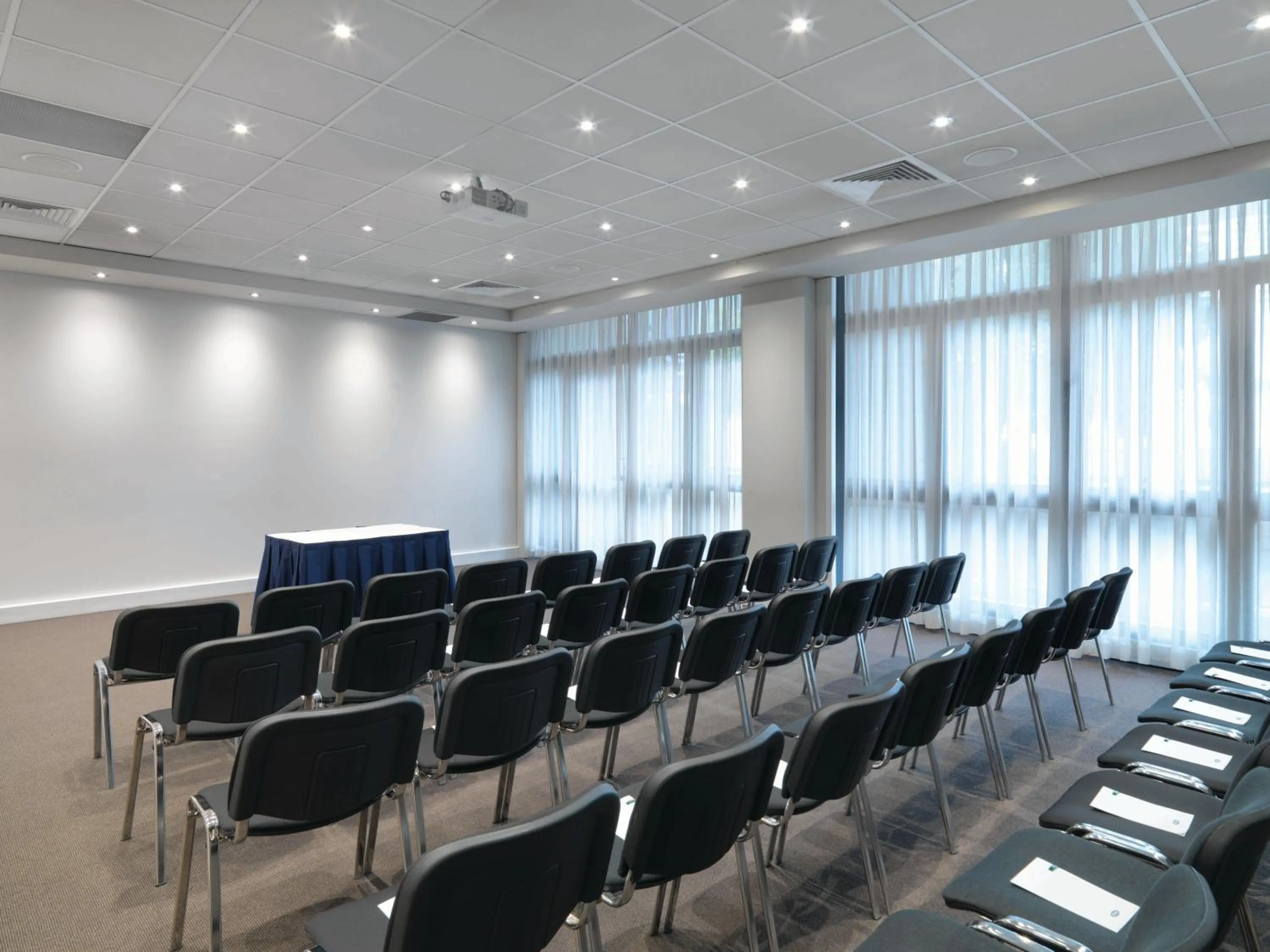 Business facilities in Adina Apartment Hotel Sydney, Darling Harbour