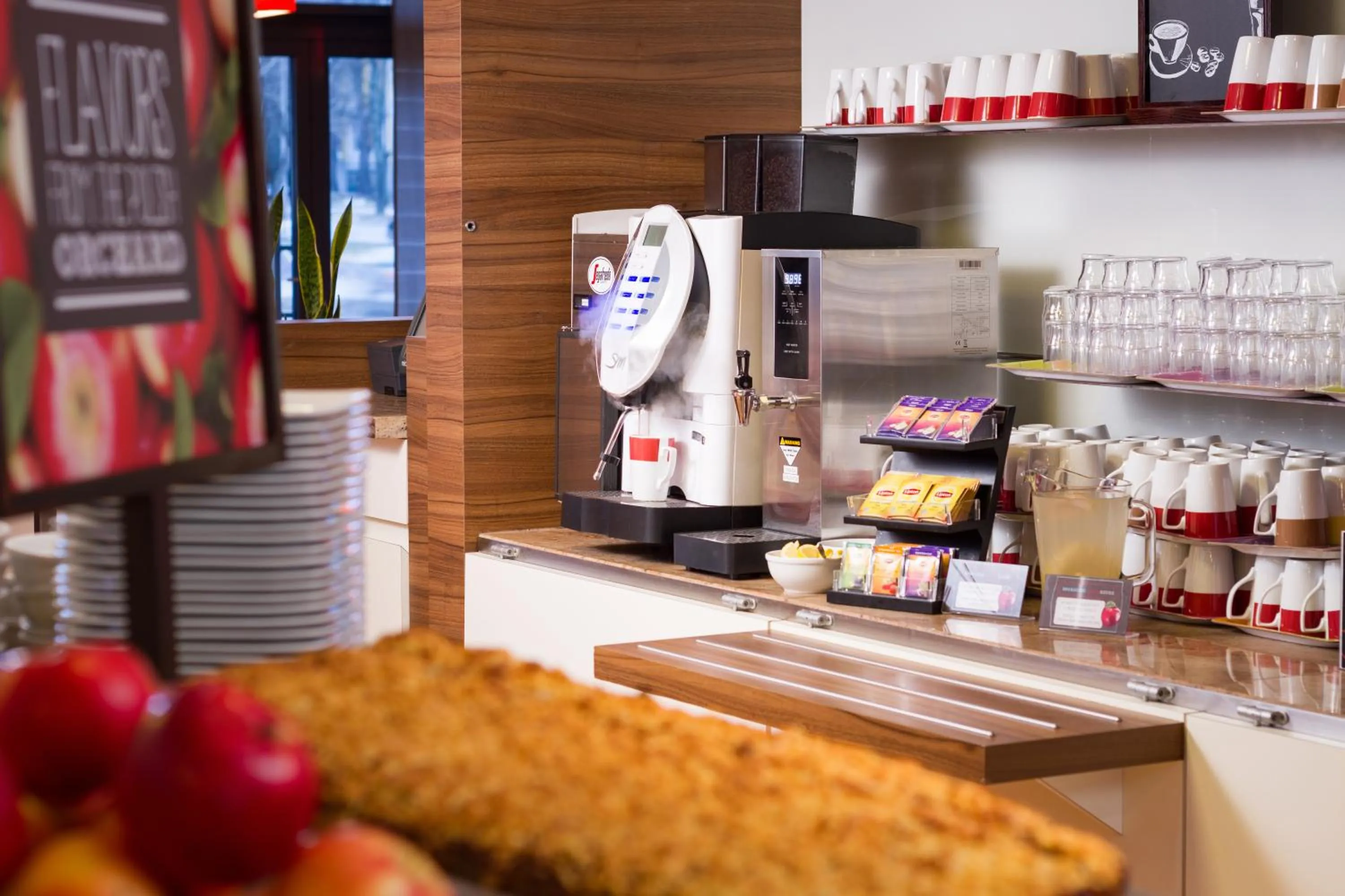 Restaurant/places to eat in ibis Warszawa West Station