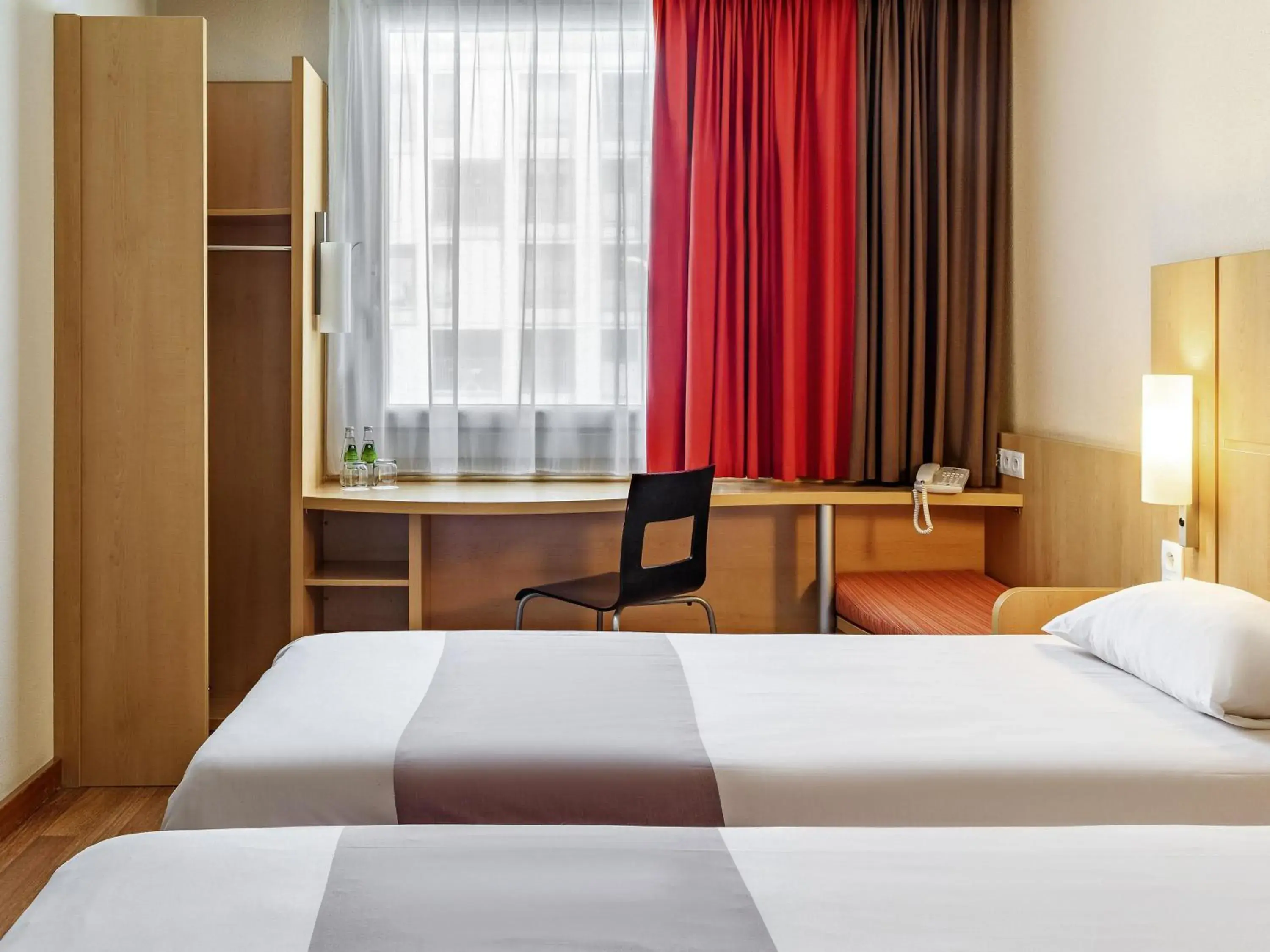 Bedroom, Bed in ibis Warszawa West Station Bedroom, Bed in ibis Warszawa West Station