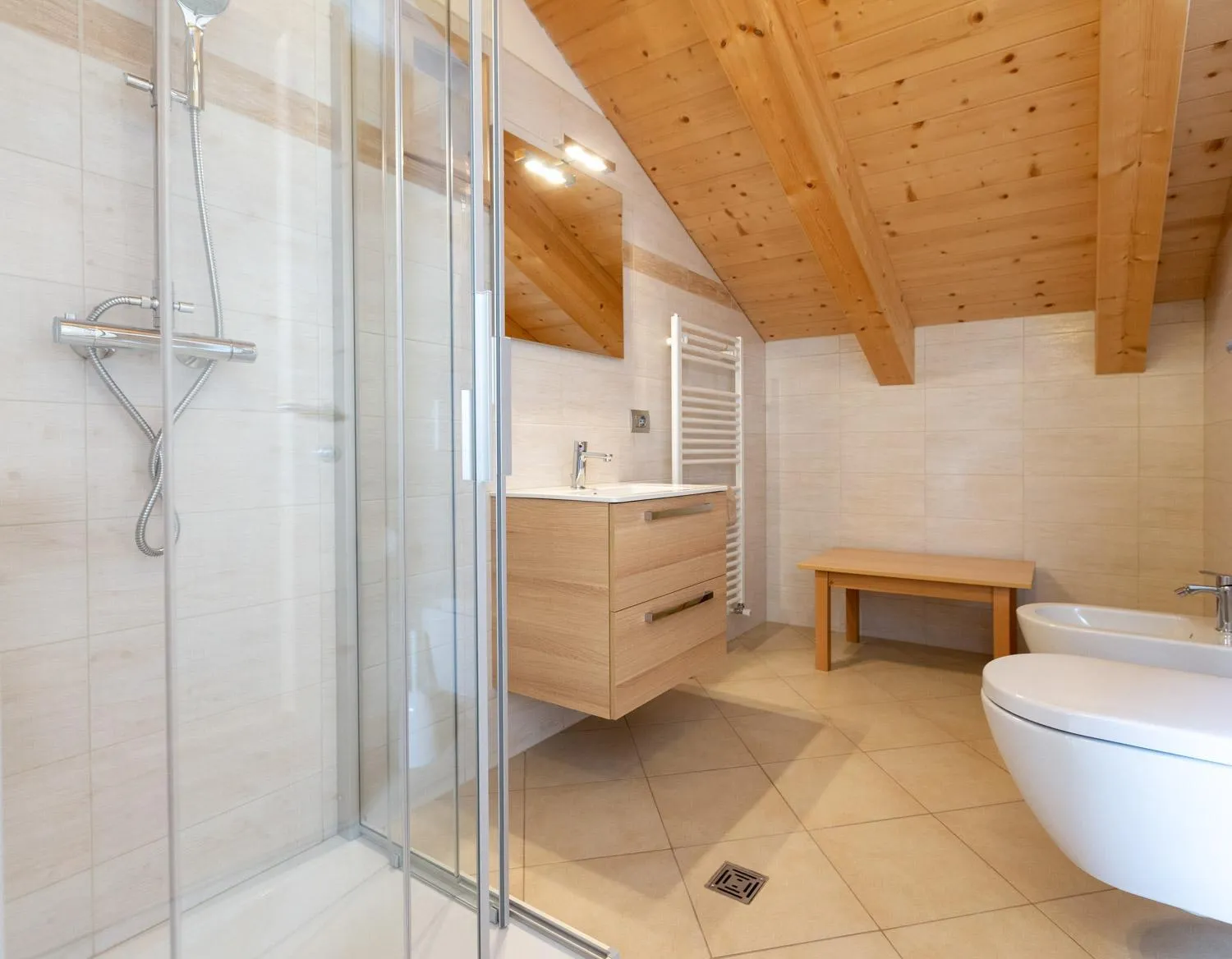 Bathroom in Hotel Meublè Adler - Rooms & Mountain Apartments