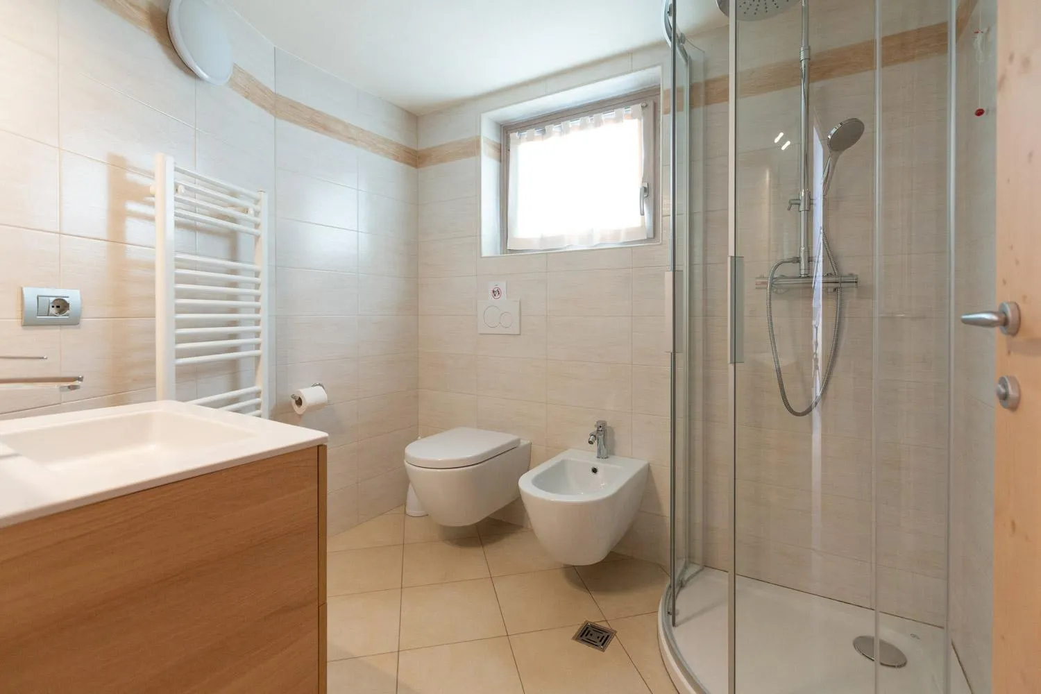 Bathroom in Hotel Meublè Adler - Rooms & Mountain Apartments