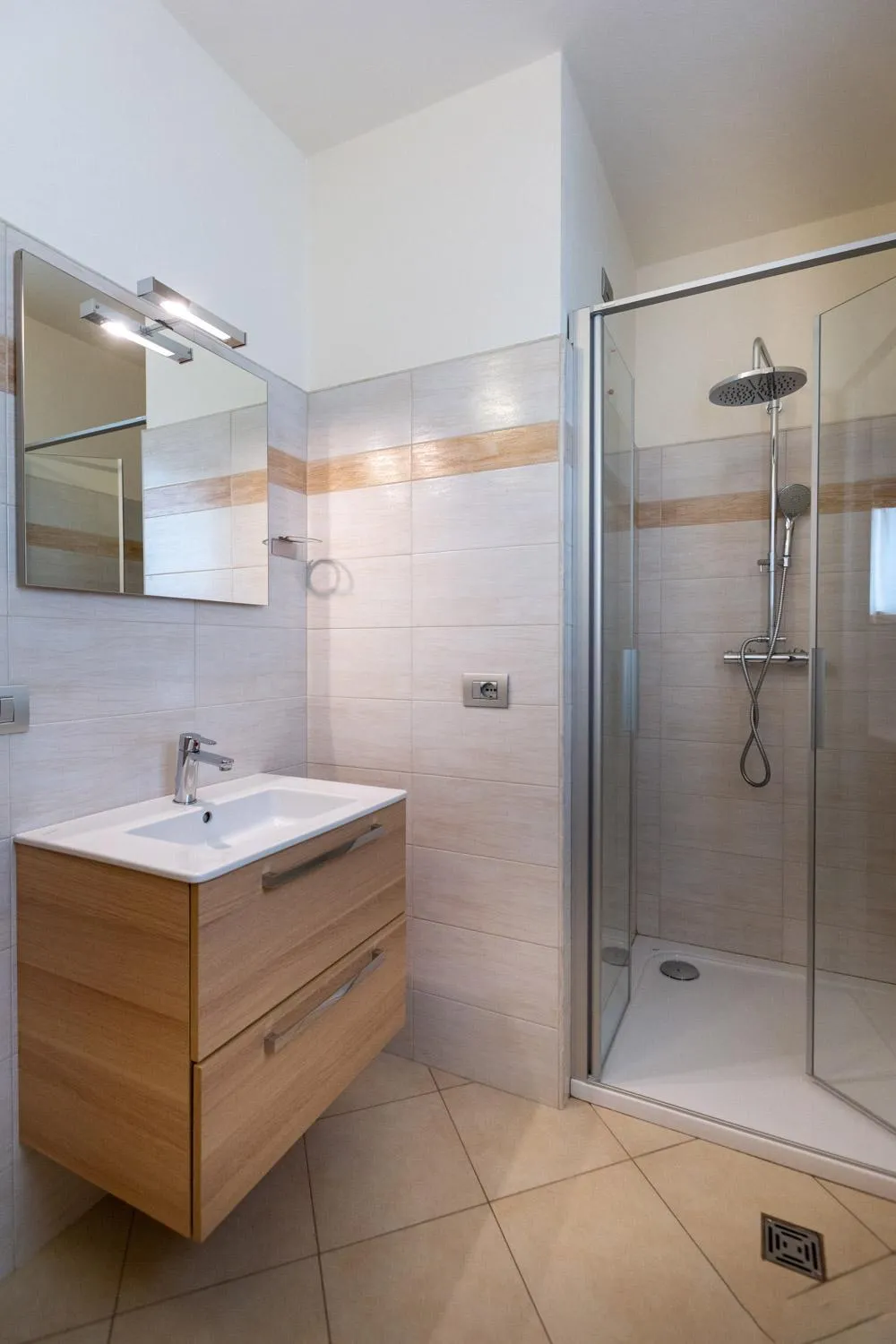 Bathroom in Hotel Meublè Adler - Rooms & Mountain Apartments