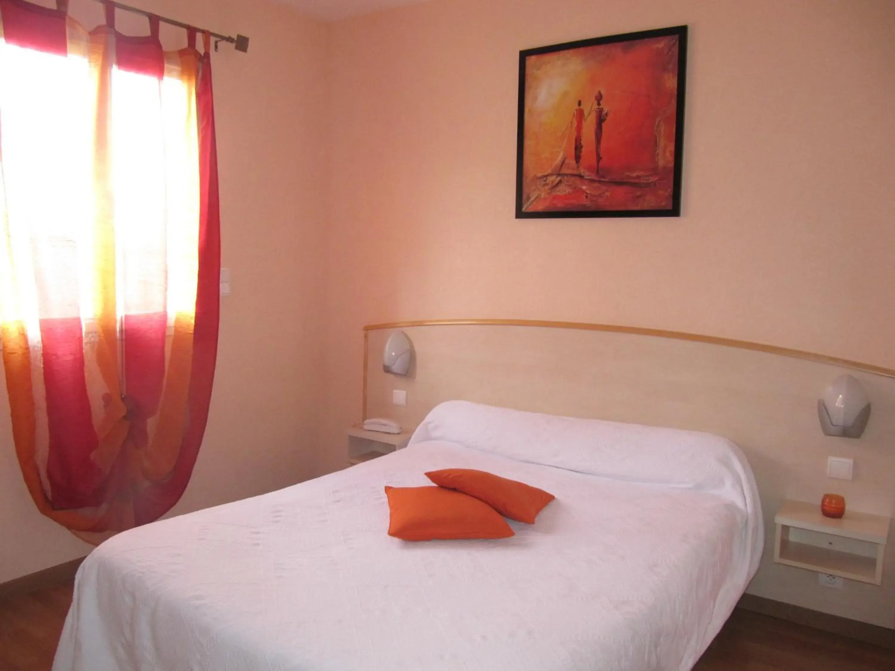 Double Room in Hôtel Le Colombier Double Room in Hôtel Le Colombier
