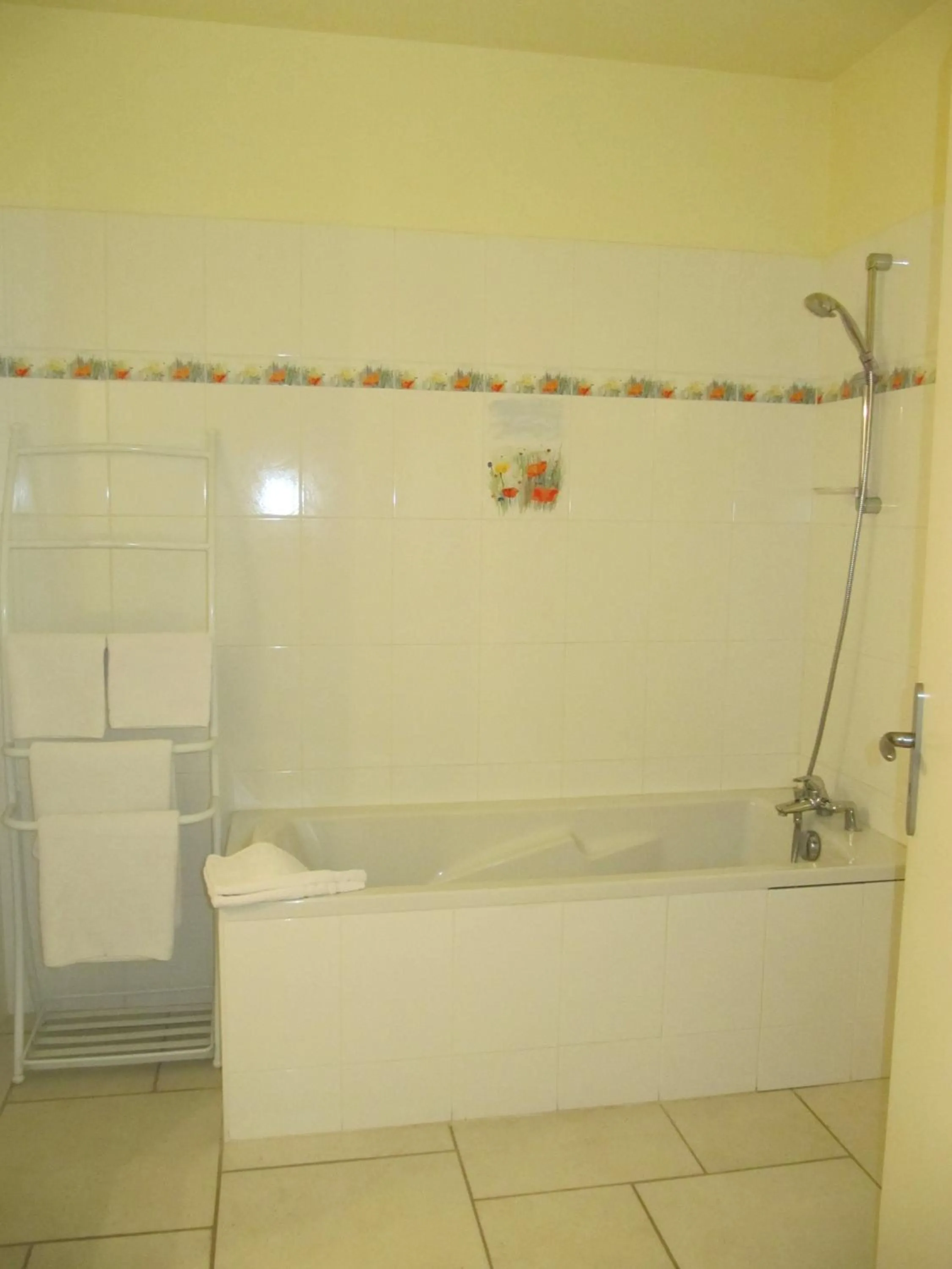 Bathroom in Hôtel Le Colombier