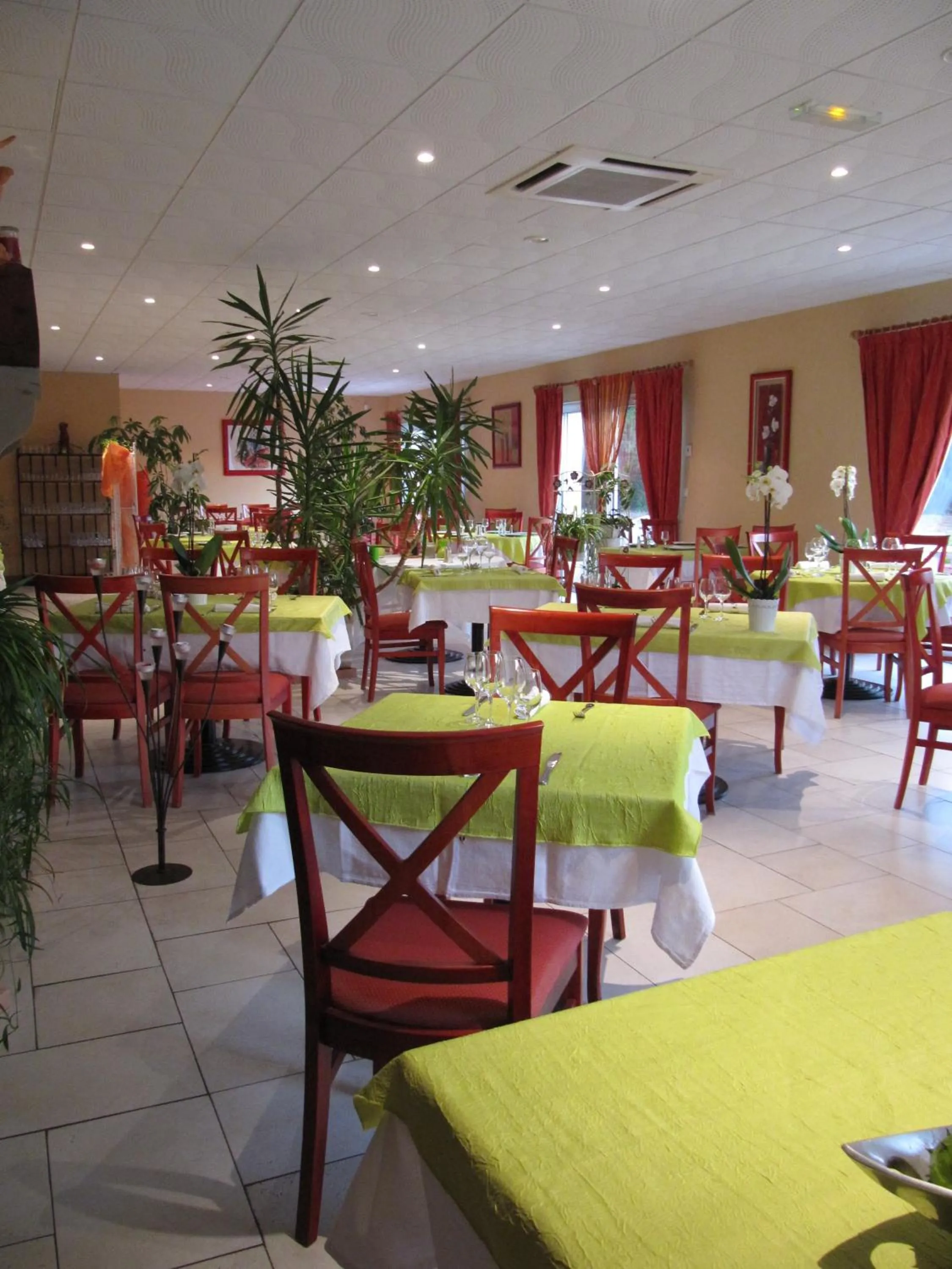 Restaurant/places to eat in Hôtel Le Colombier