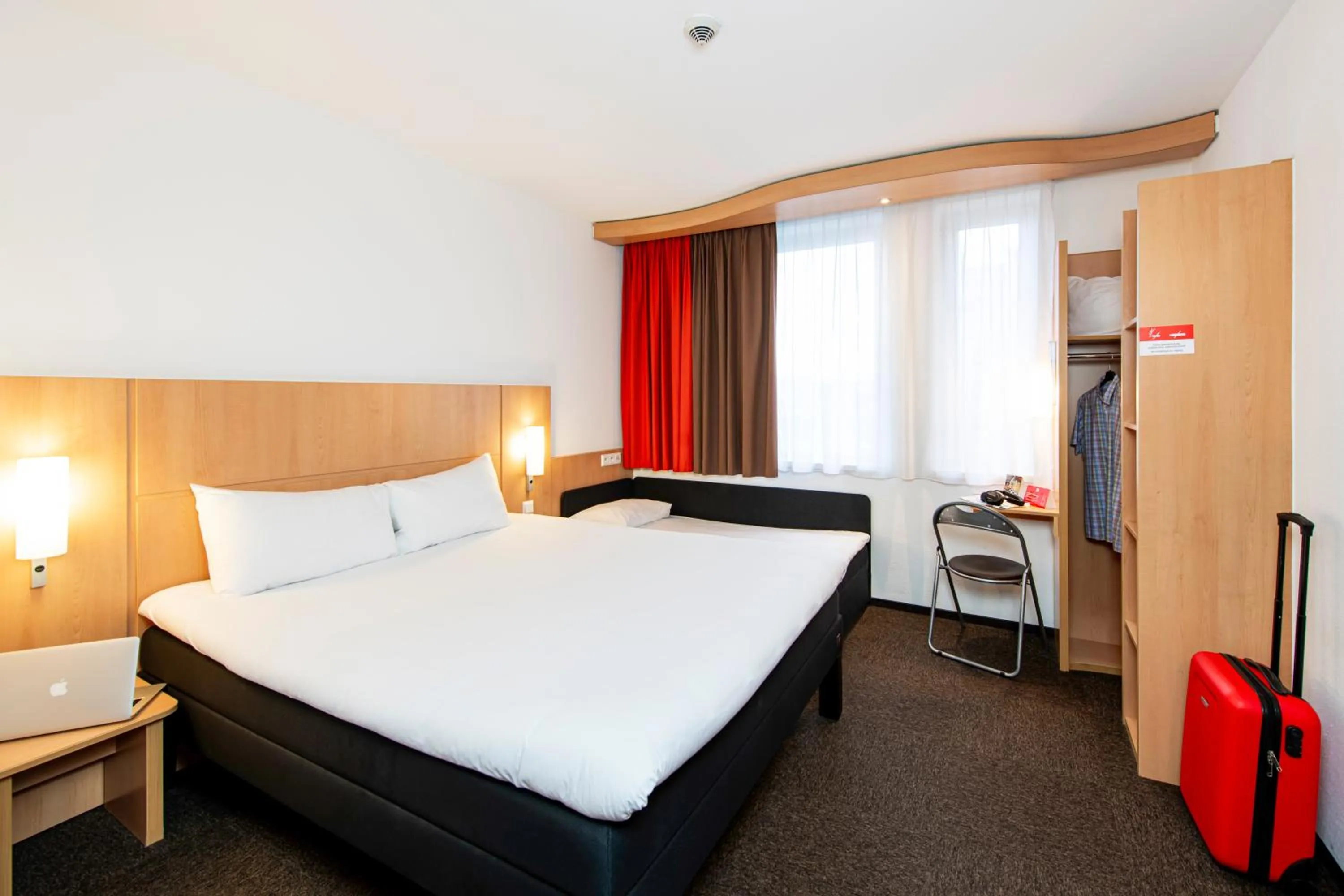 Bed in Ibis Kraków Stare Miasto