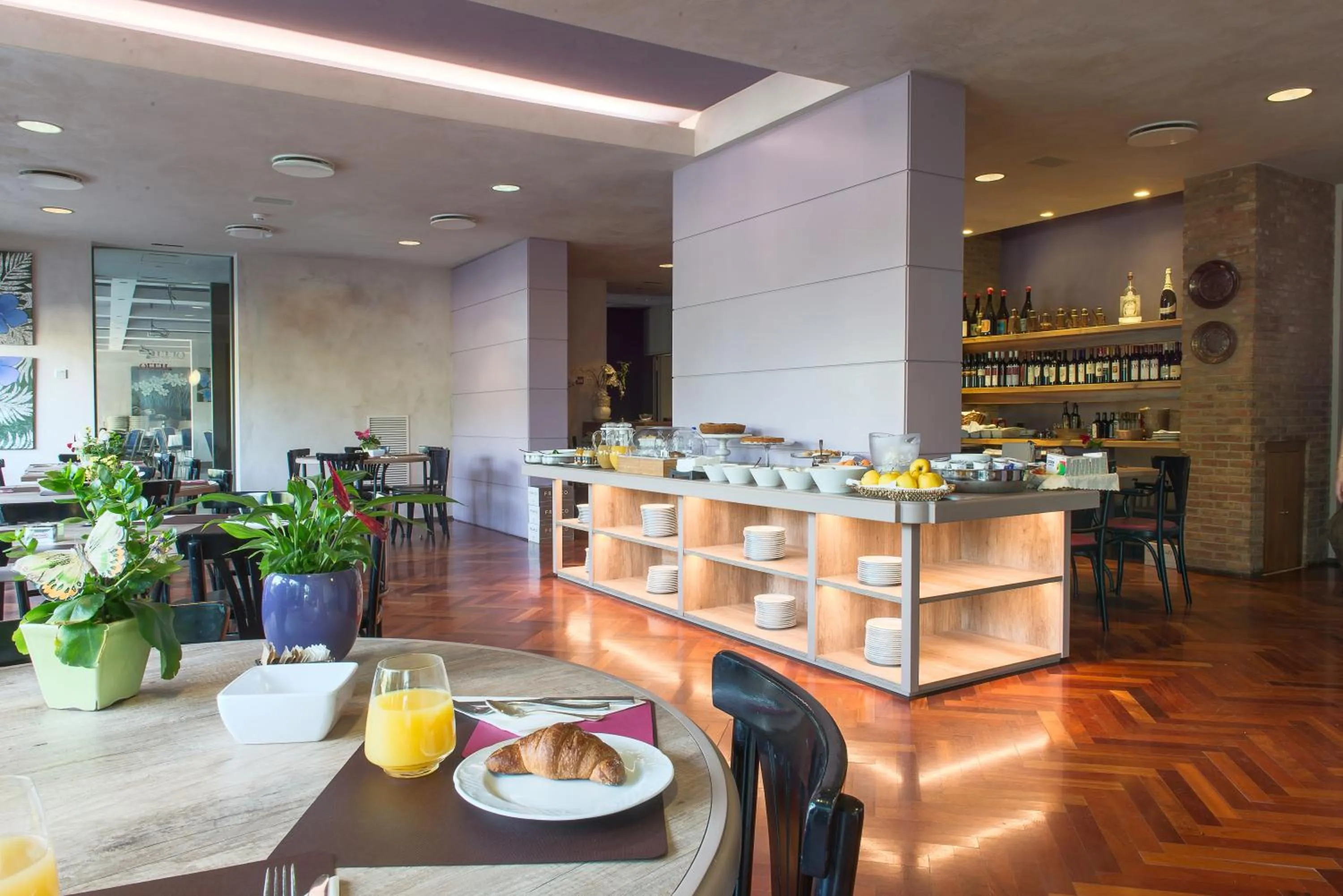 Restaurant/places to eat in San Paolo Hotel