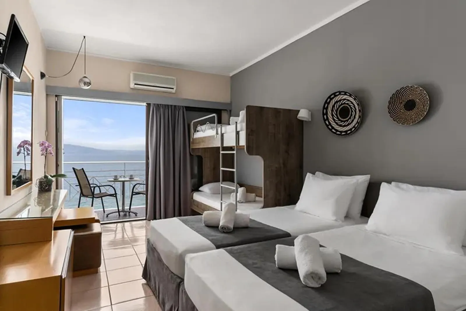 Bedroom, Bed in Calamos Beach Family Club