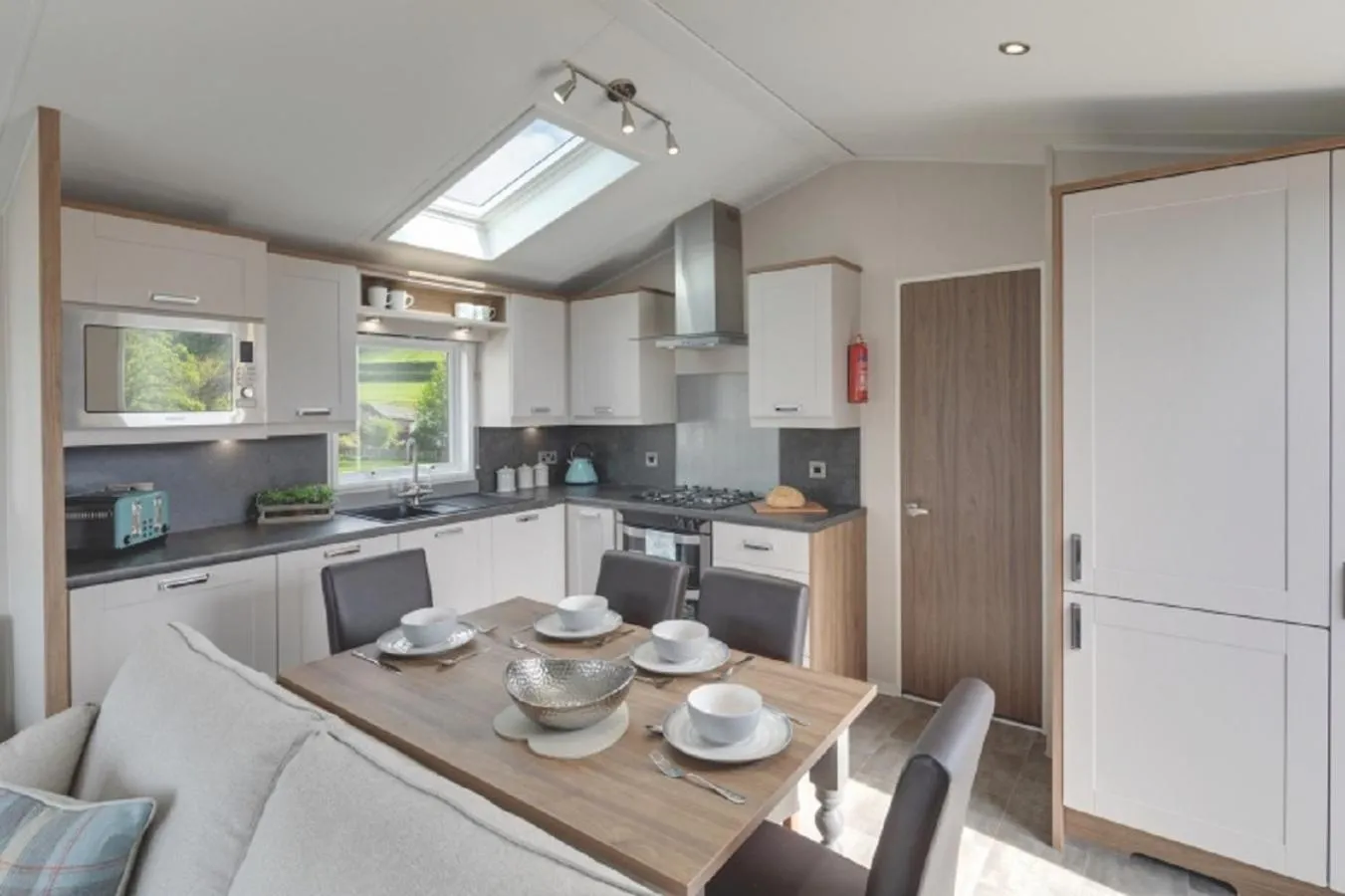 Kitchen or kitchenette in Newperran Holiday Resort