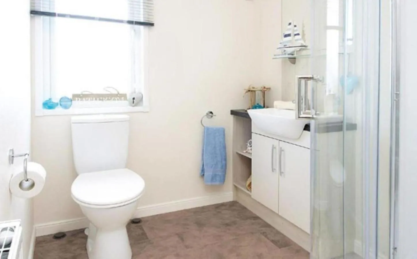 Bathroom in Newperran Holiday Resort