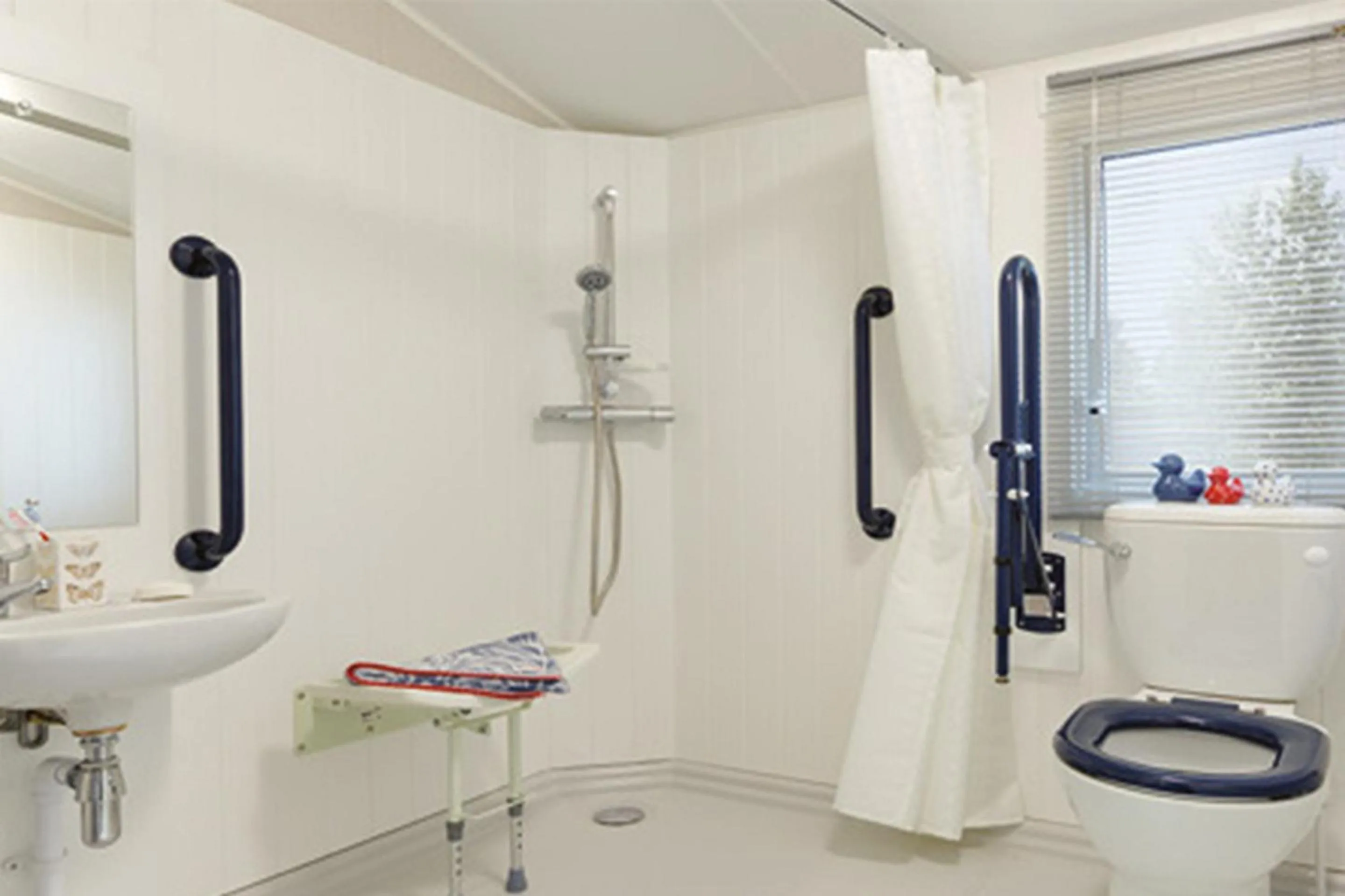 Bathroom in Newperran Holiday Resort