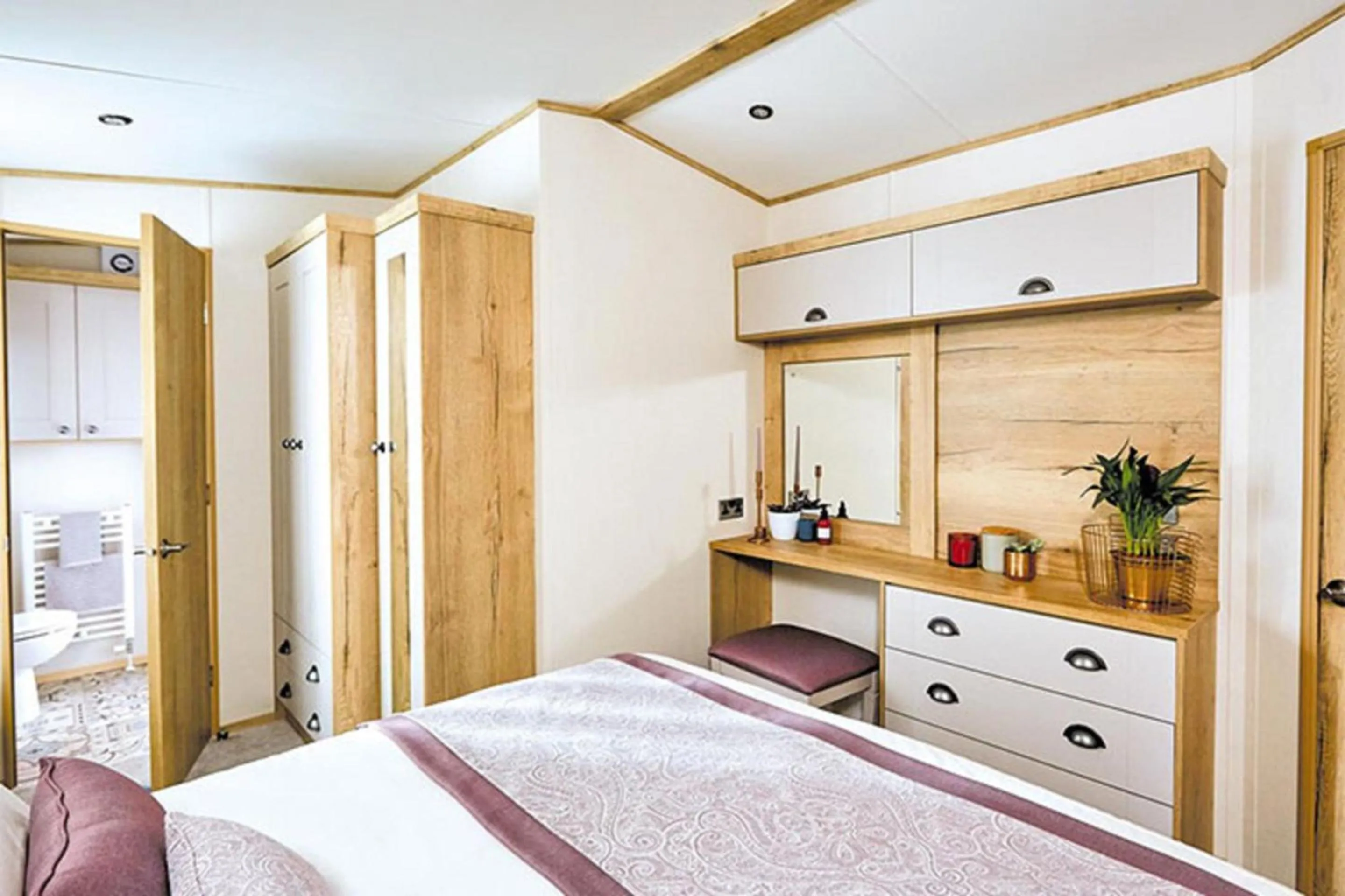 Bedroom, Bed in Newperran Holiday Resort