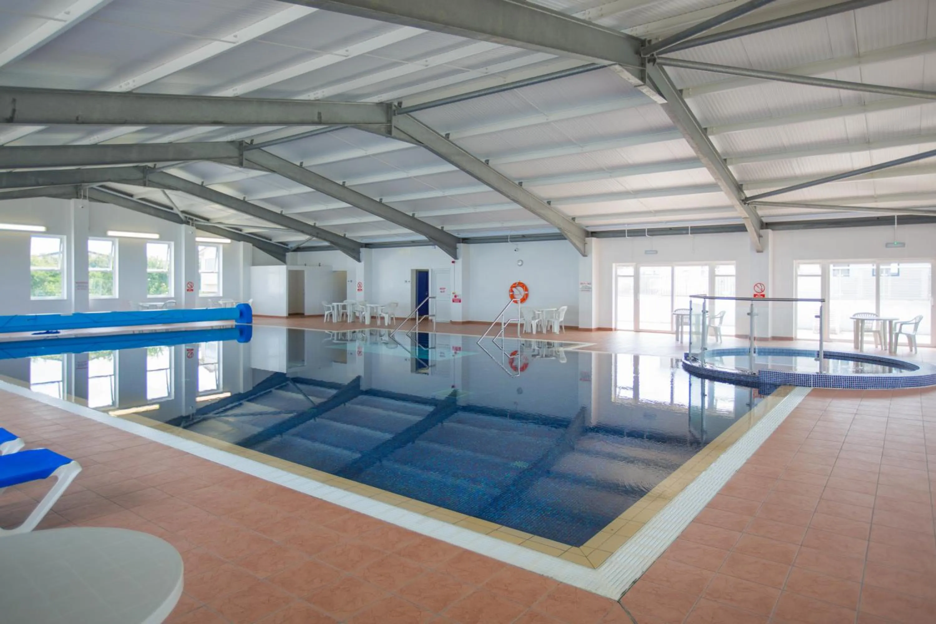 Swimming pool in Newperran Holiday Resort