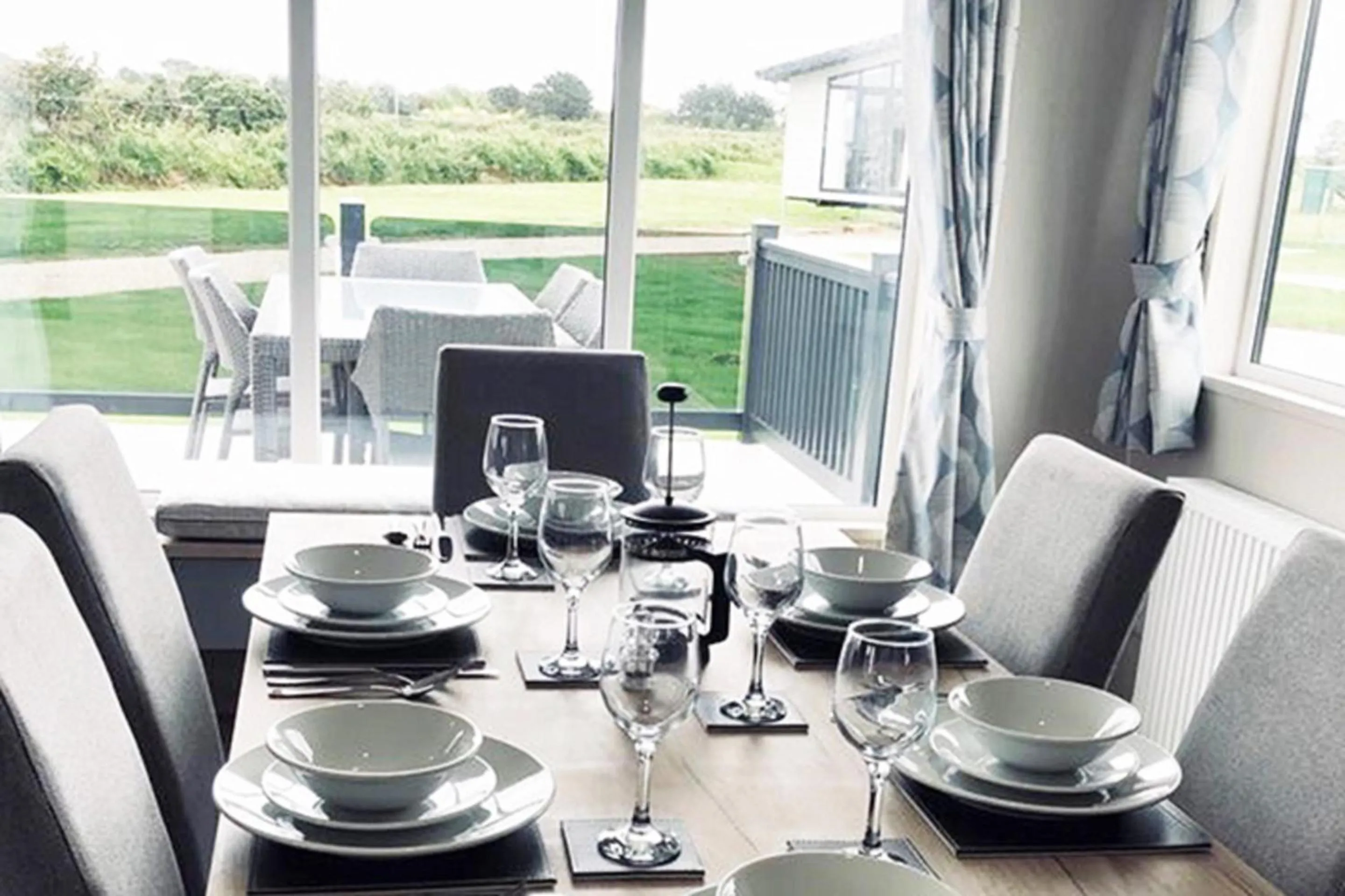 Dining area in Newperran Holiday Resort