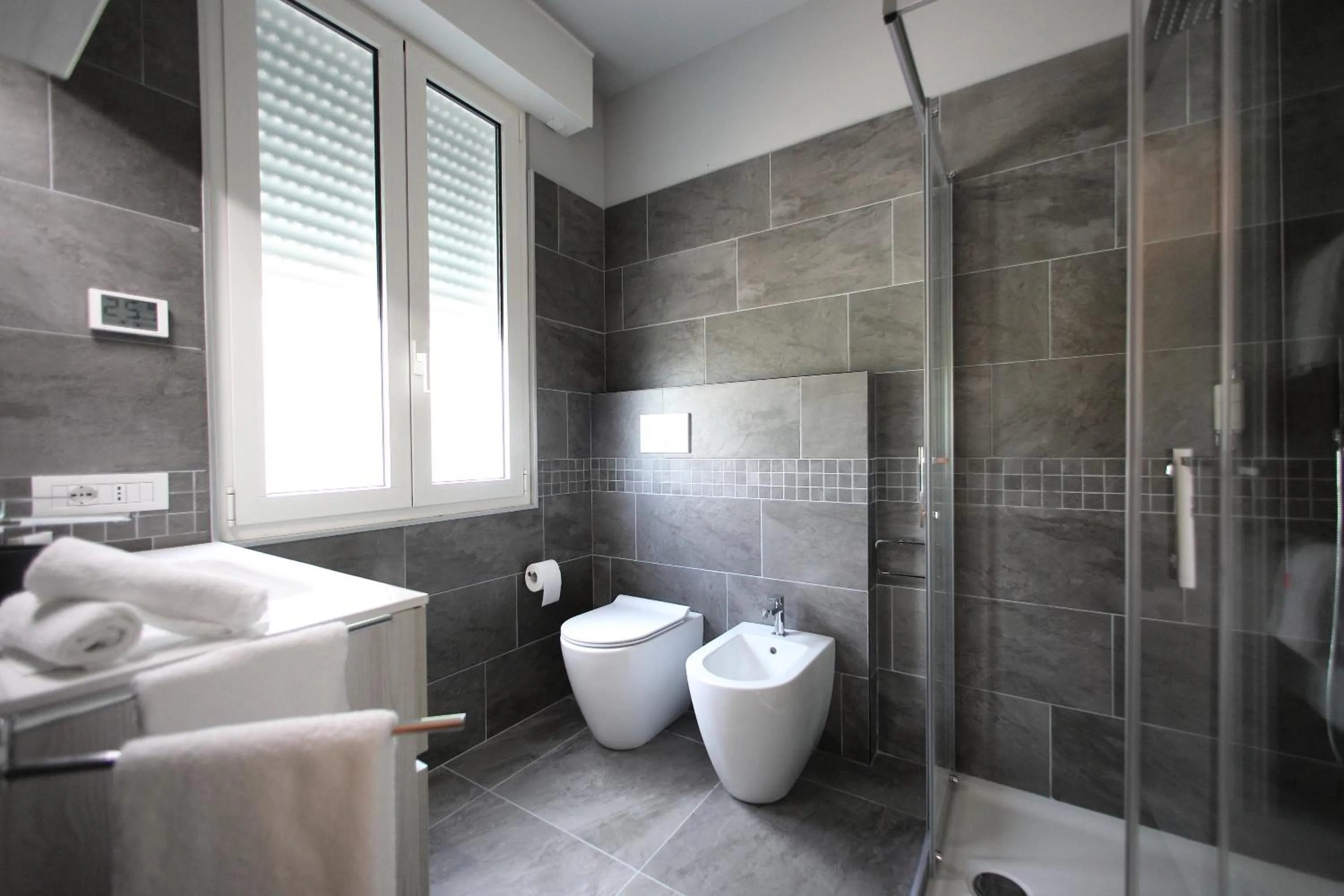 Shower in Hotel Campanello