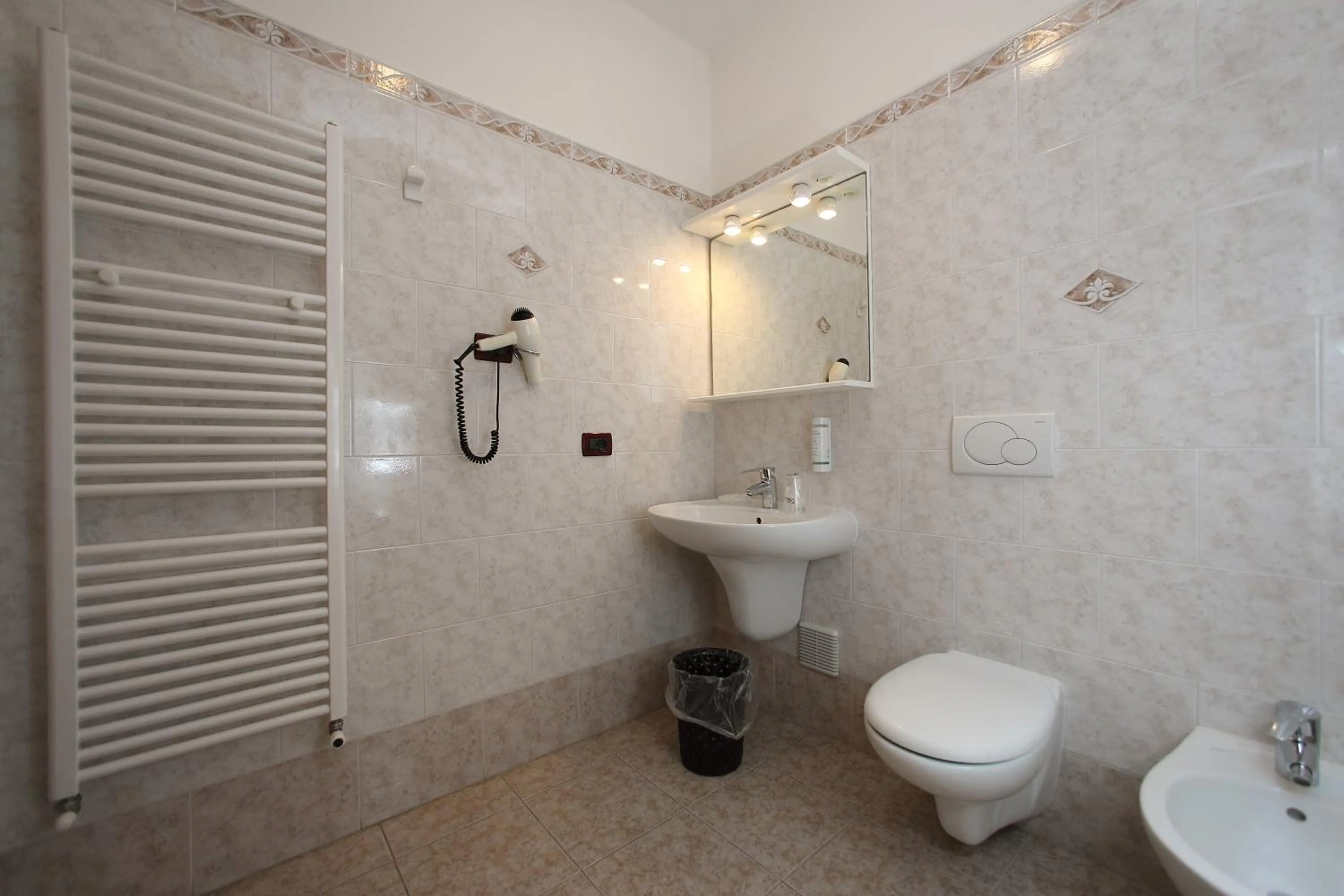 Shower in Hotel Campanello