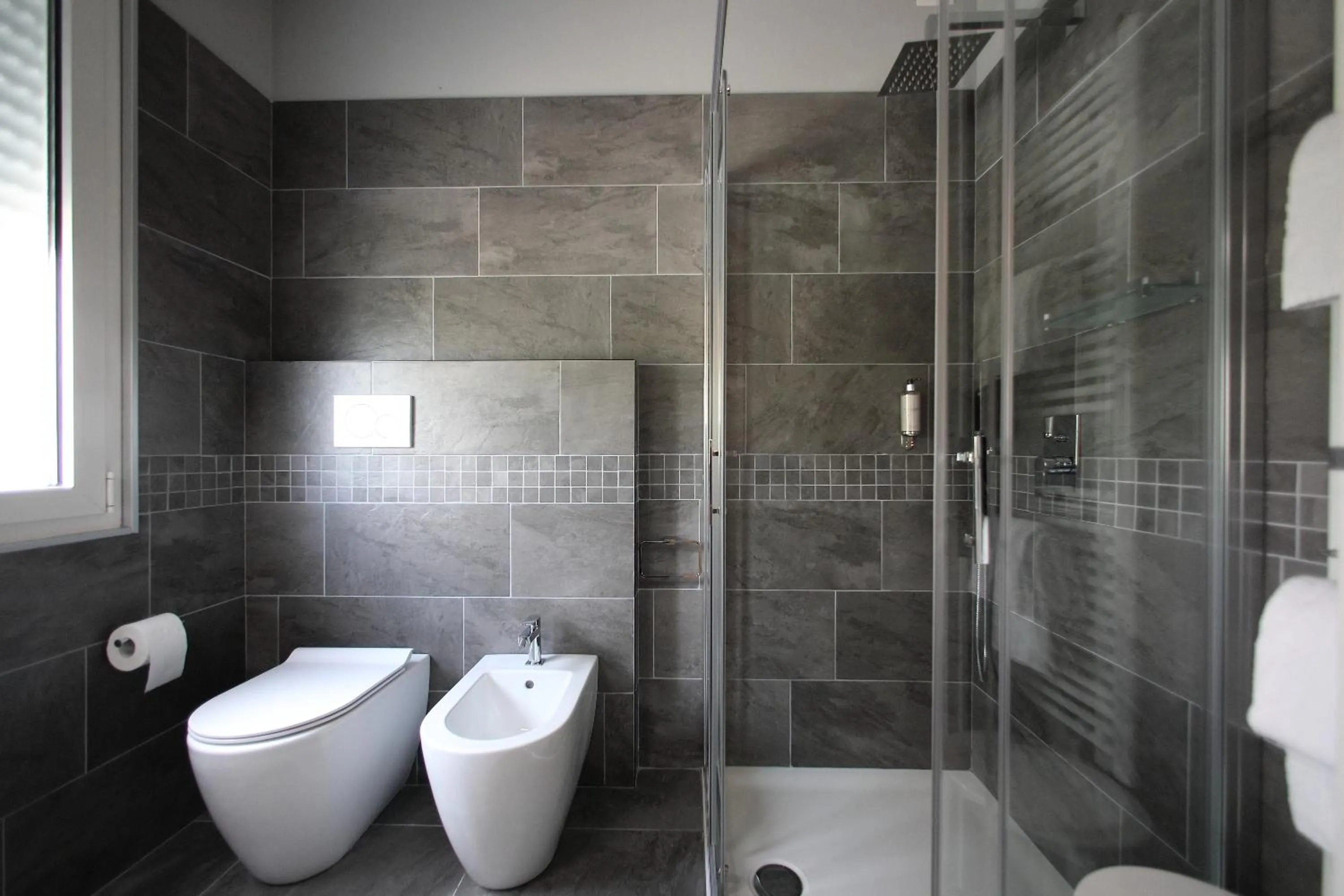 Shower in Hotel Campanello