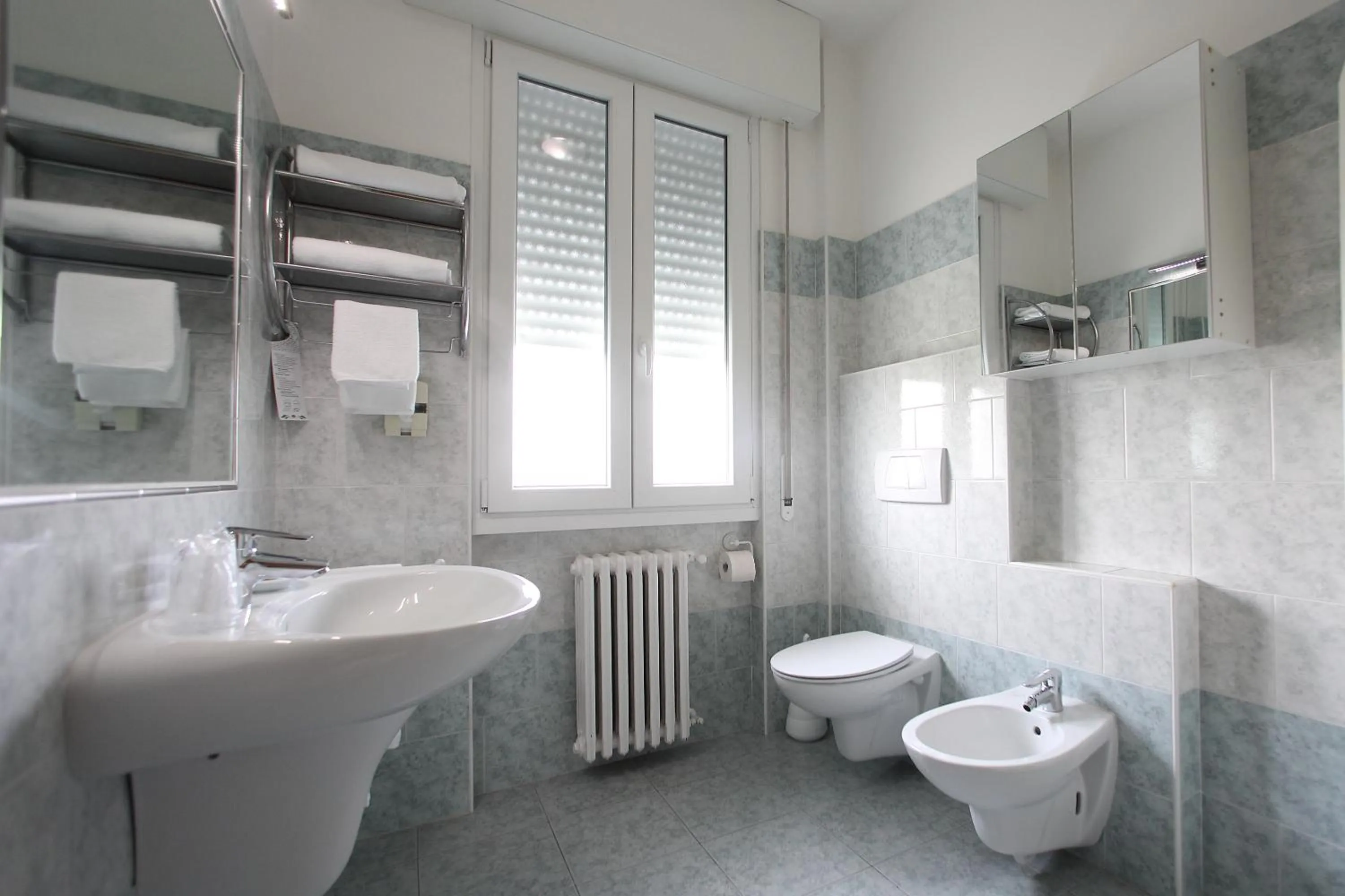 Shower in Hotel Campanello