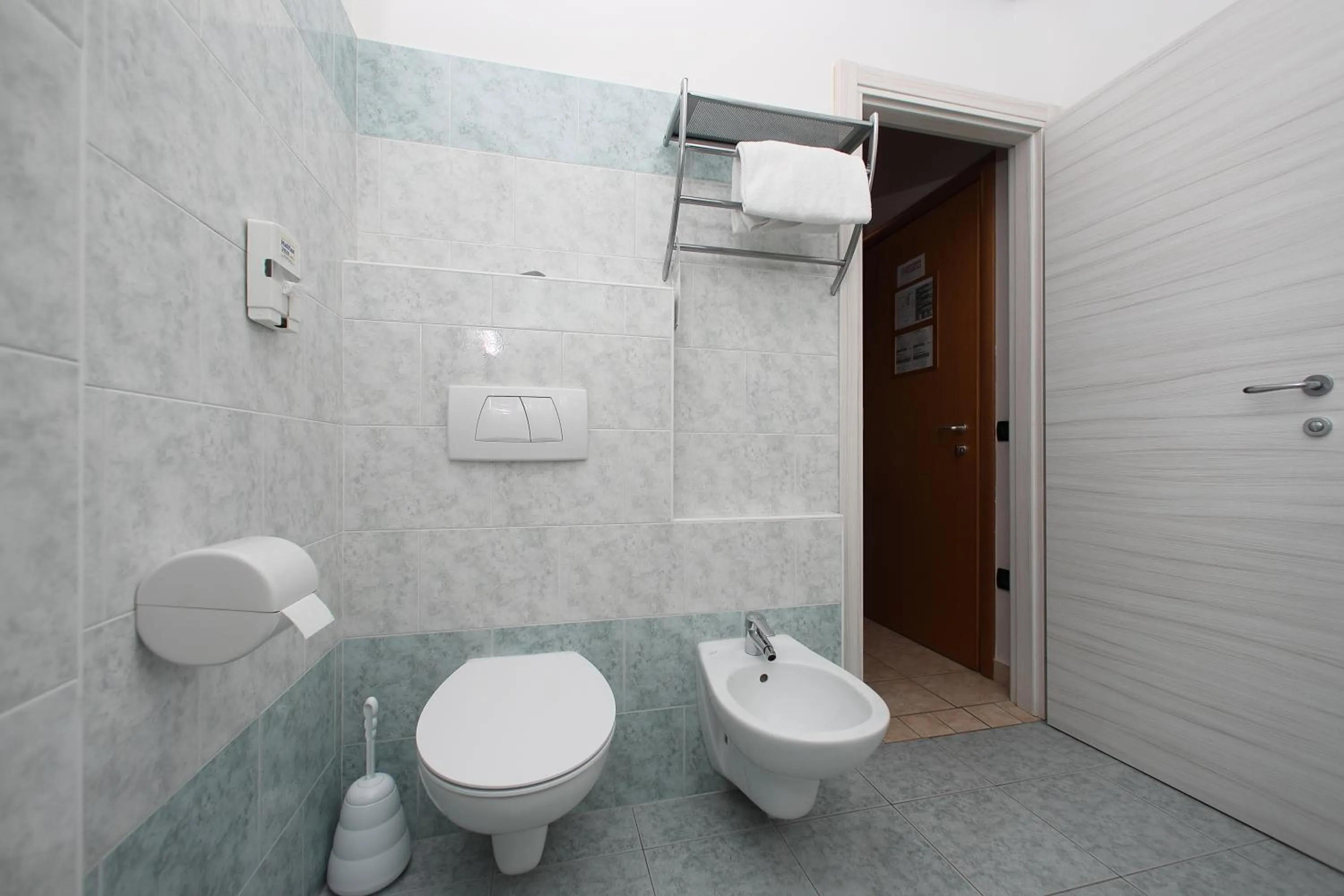 Shower in Hotel Campanello