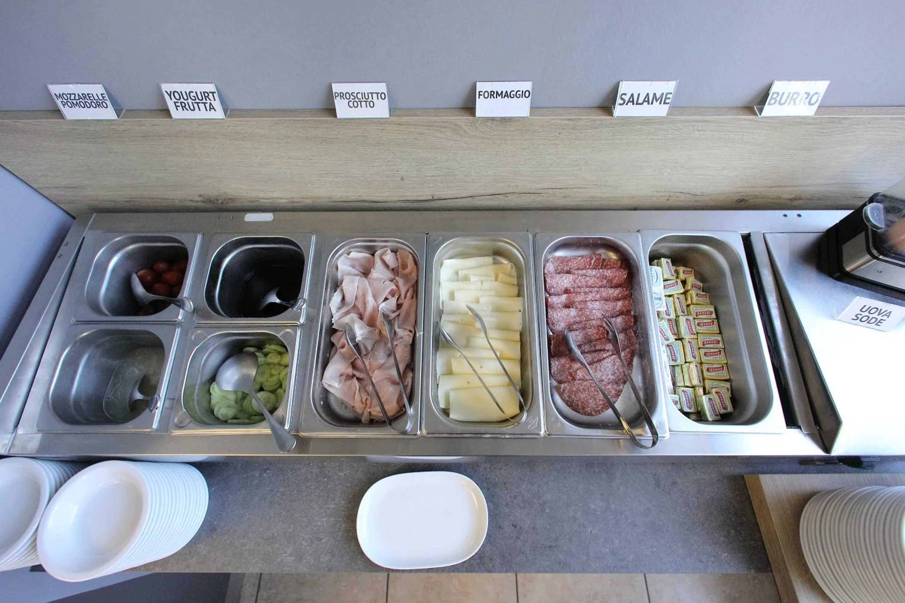 Continental breakfast in Hotel Campanello