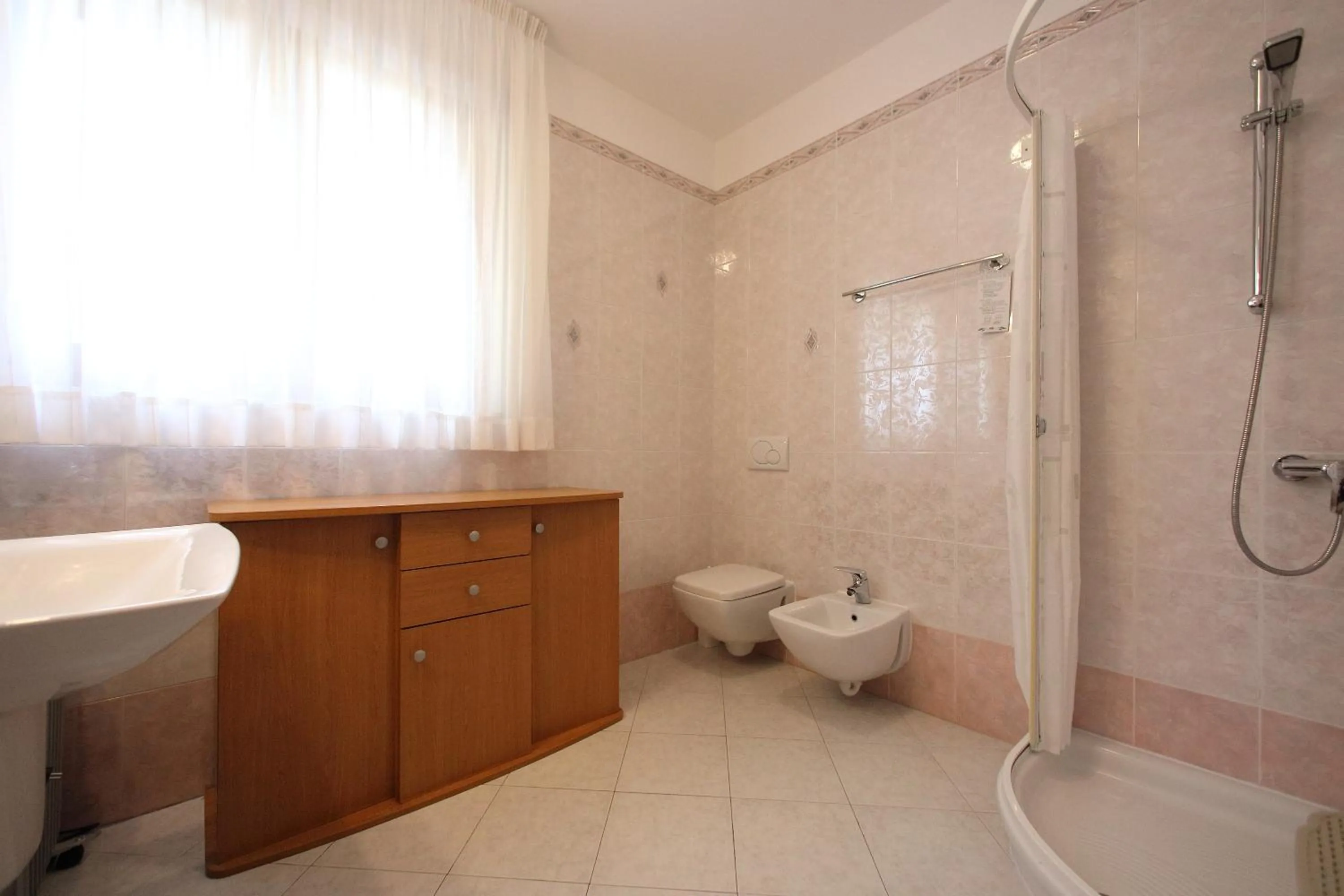 Shower in Hotel Campanello