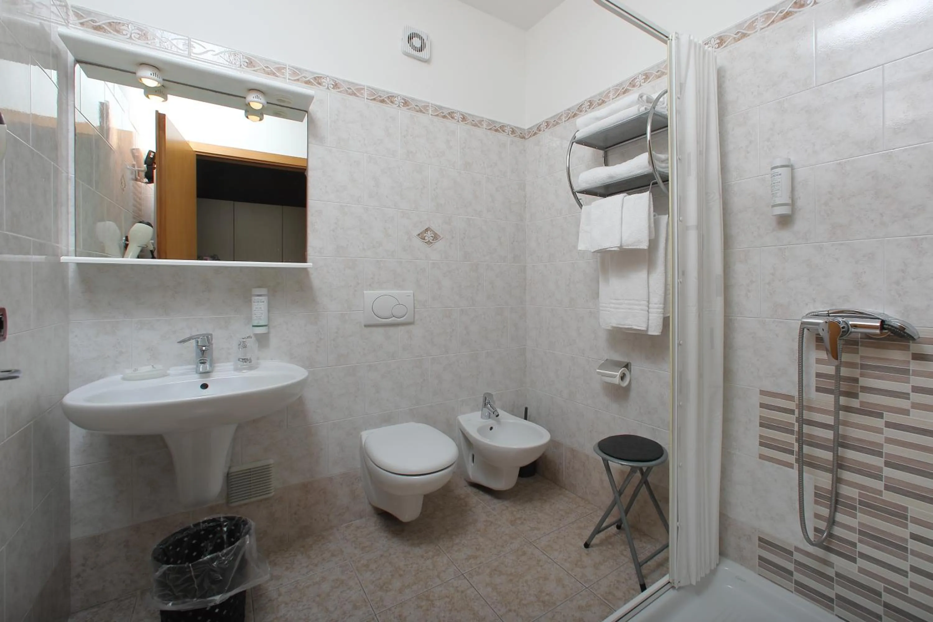 Shower in Hotel Campanello