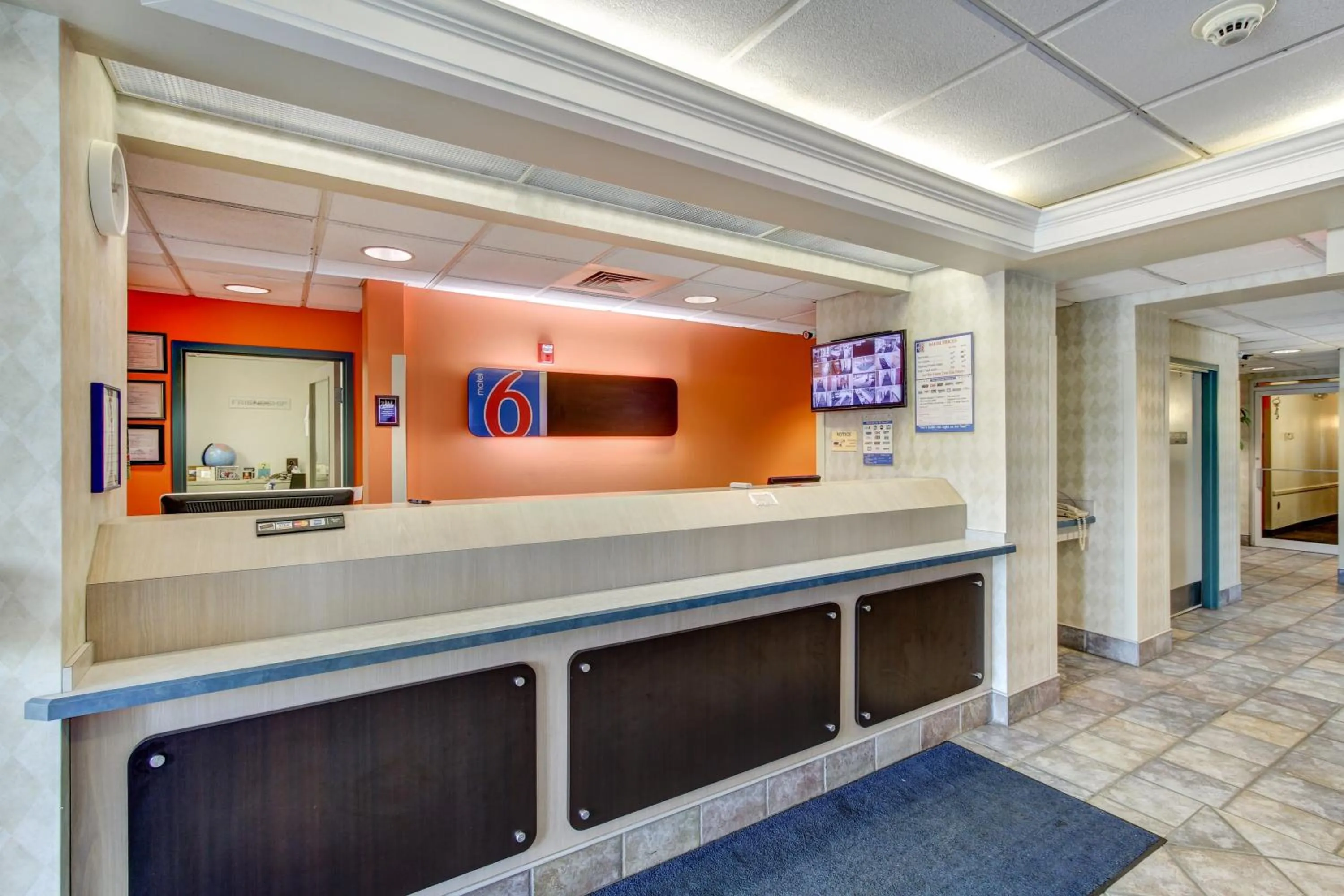 Lobby or reception in Motel 6-Medina, OH - Cleveland