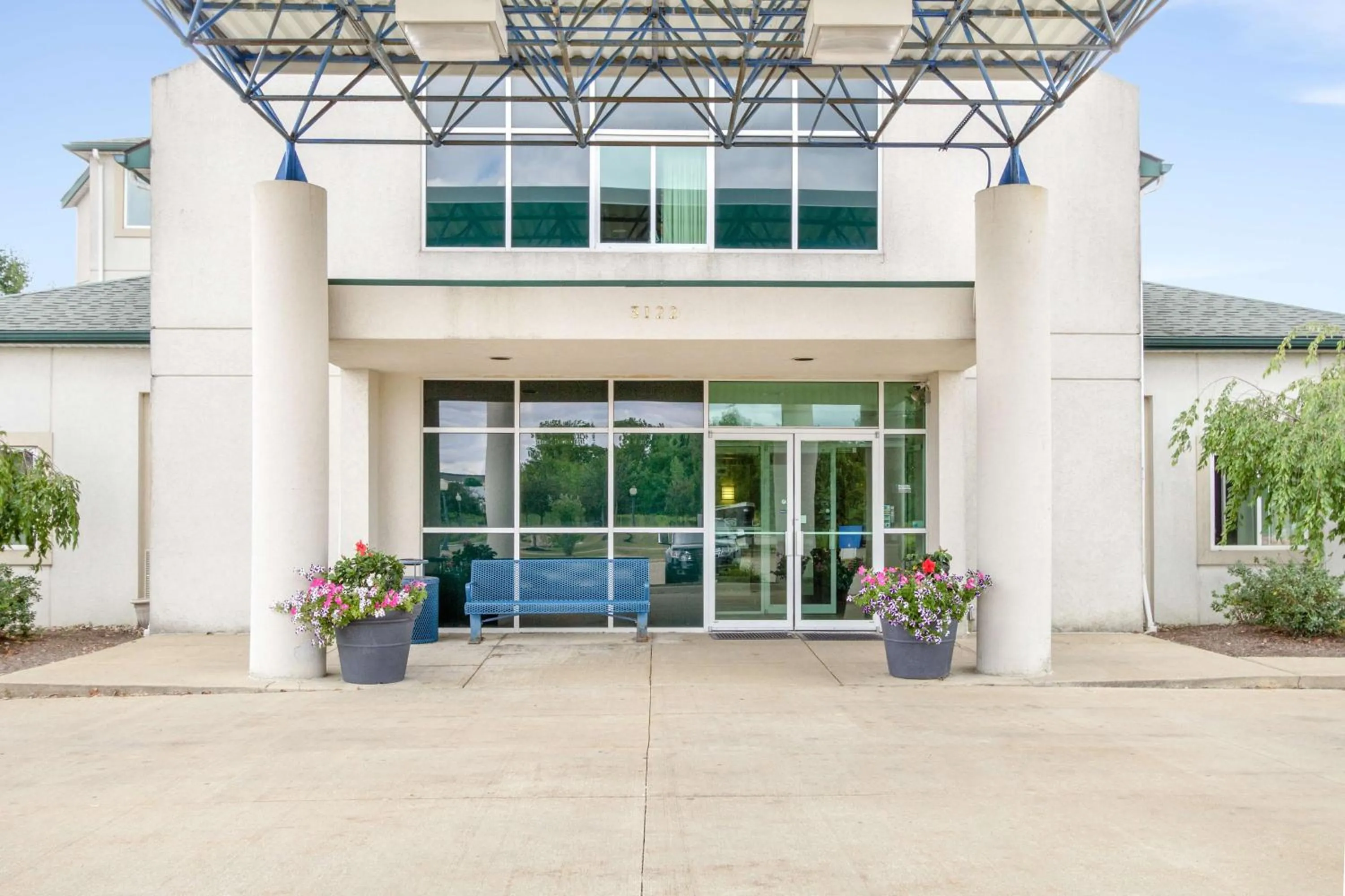 Property building in Motel 6-Medina, OH - Cleveland