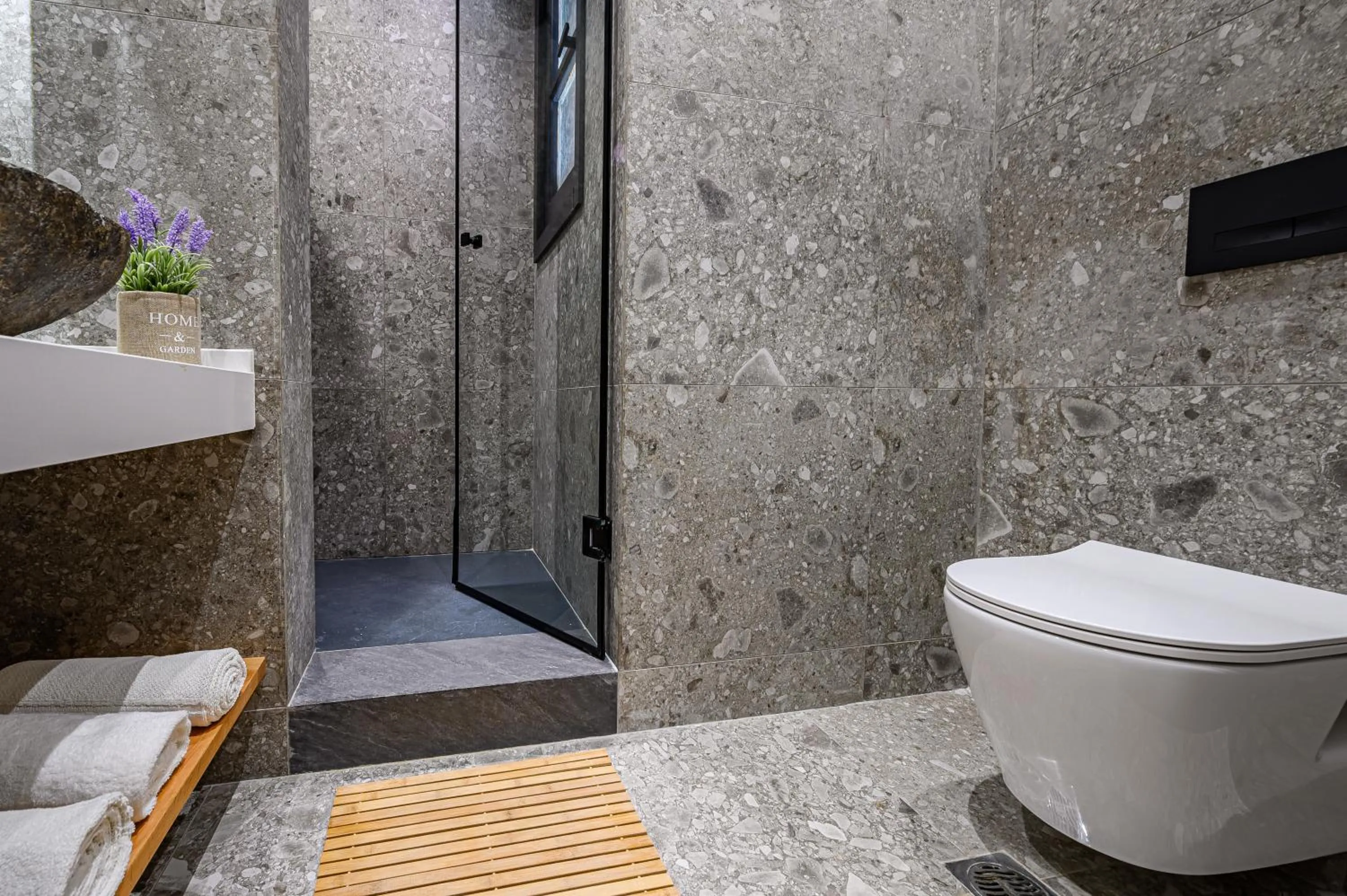 Eleni Zirganou Studios & Apartments