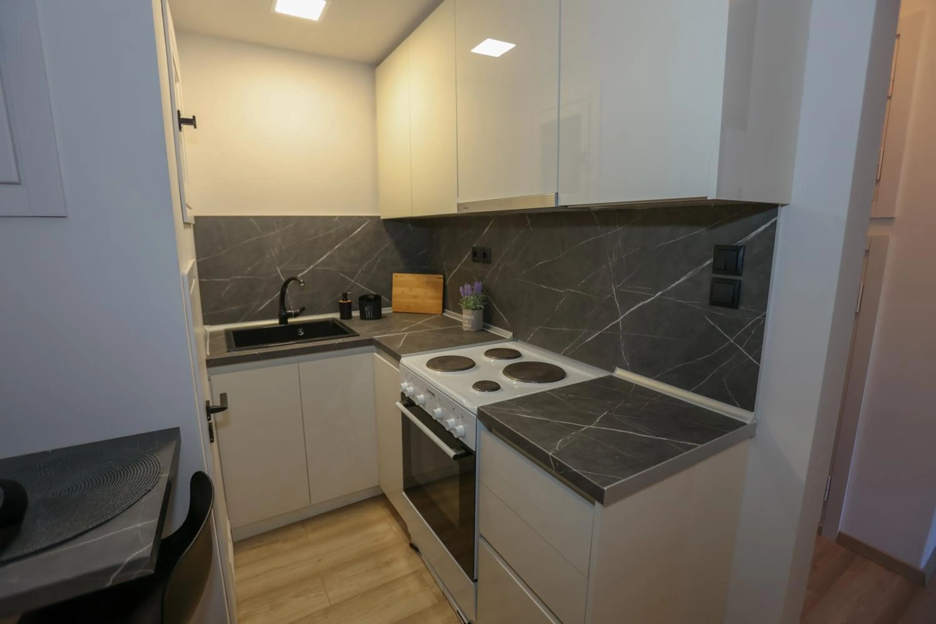 Eleni Zirganou Studios & Apartments