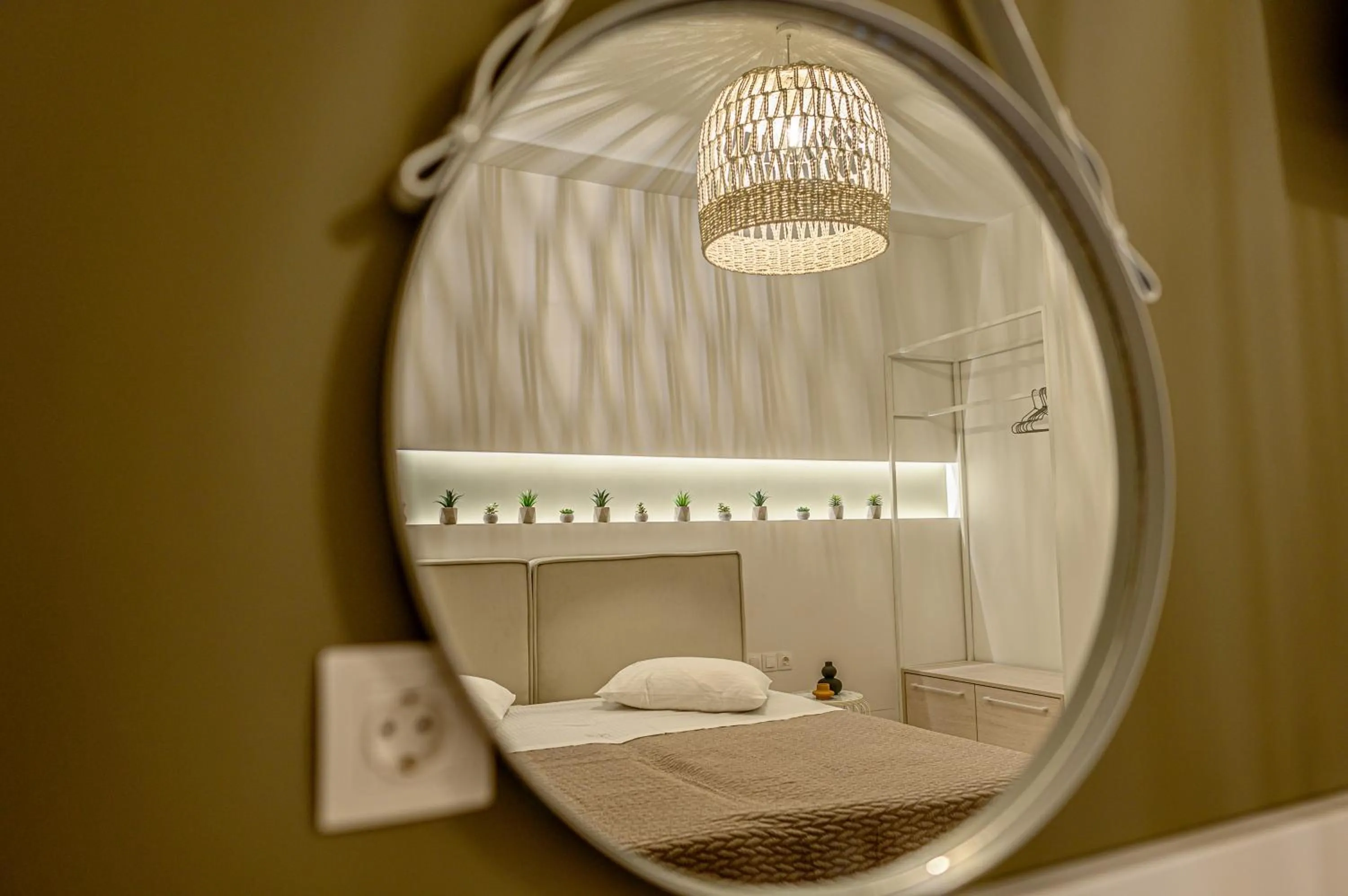 Eleni Zirganou Studios & Apartments