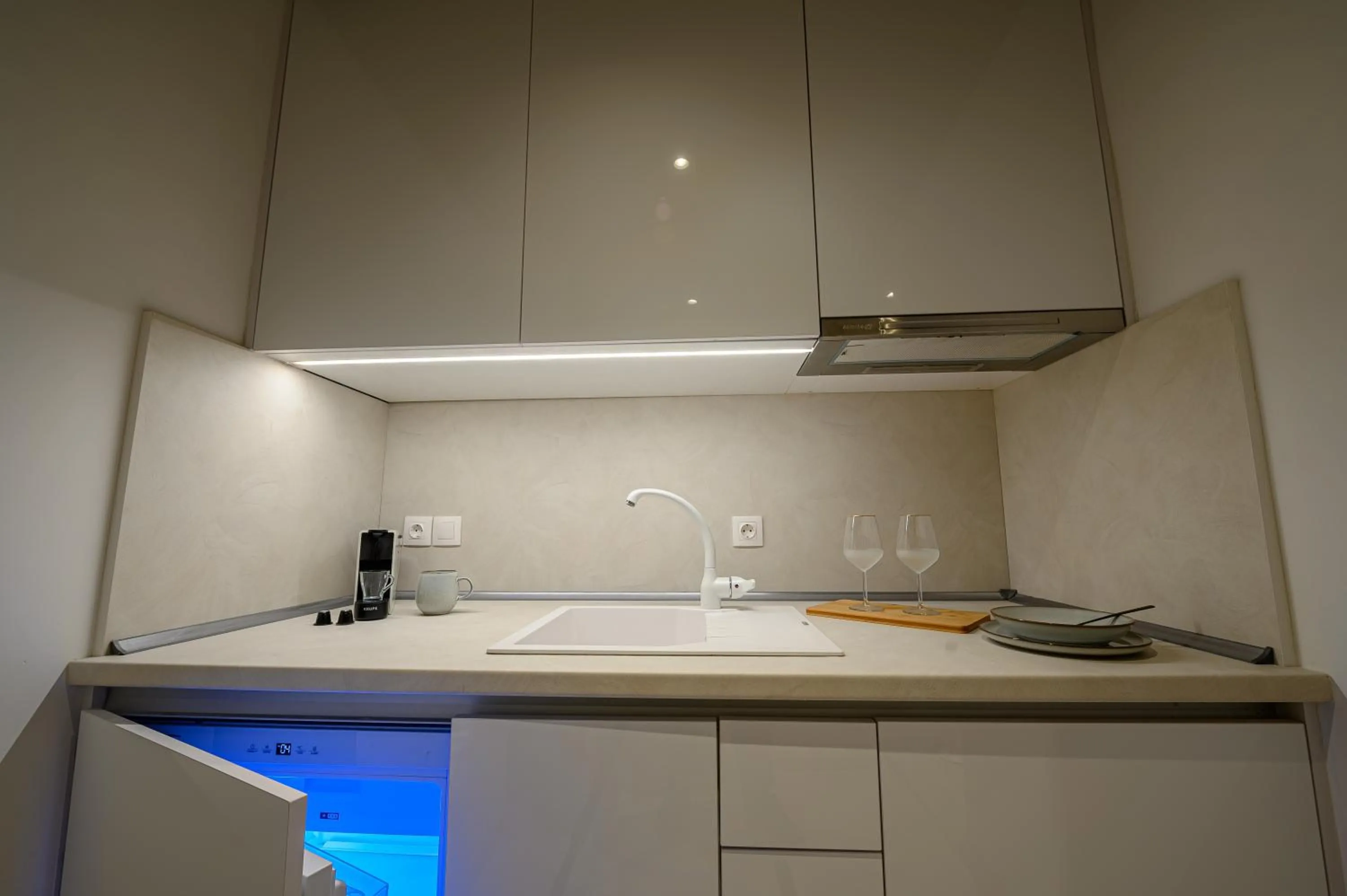 Eleni Zirganou Studios & Apartments