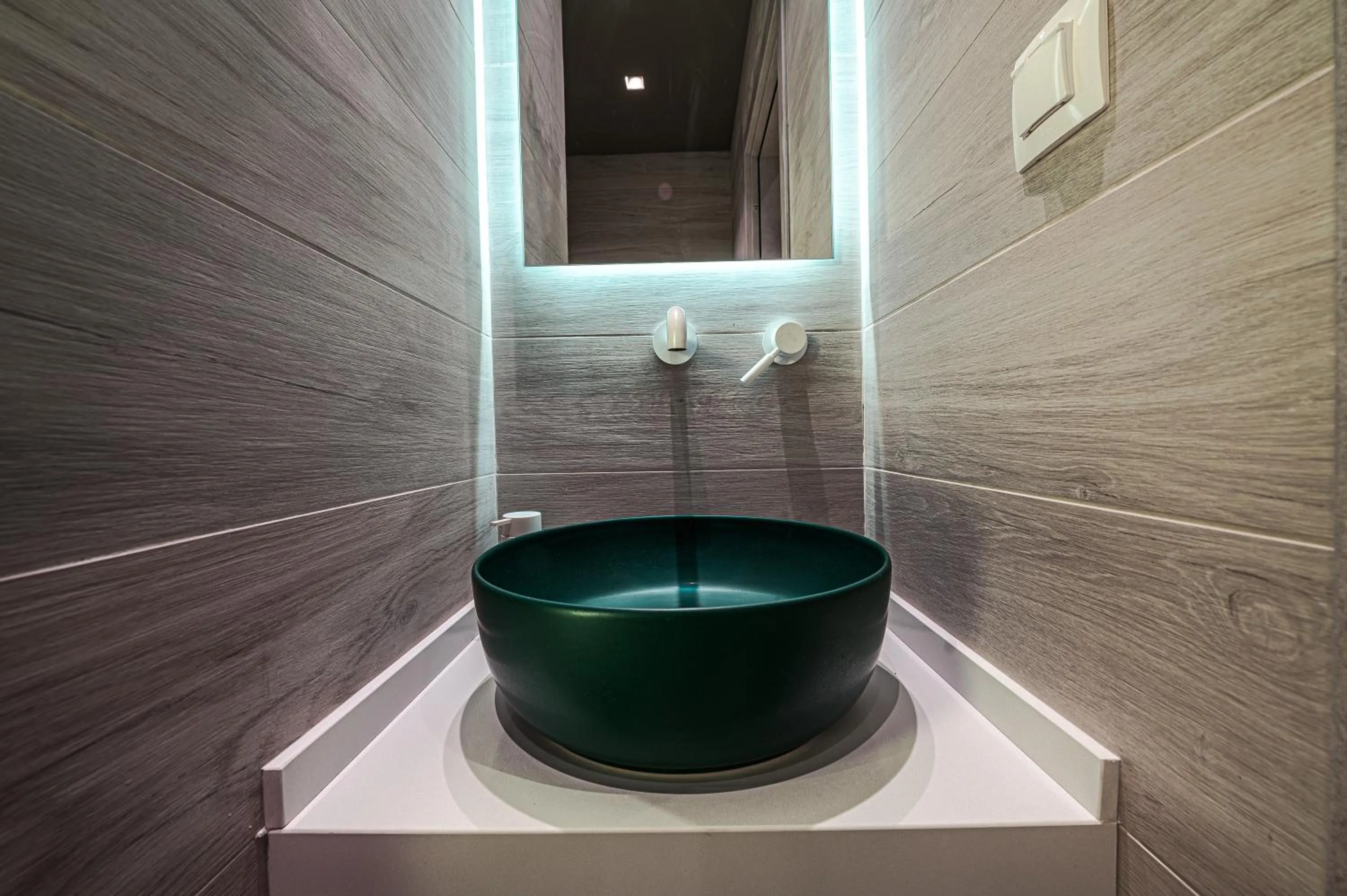 Eleni Zirganou Studios & Apartments
