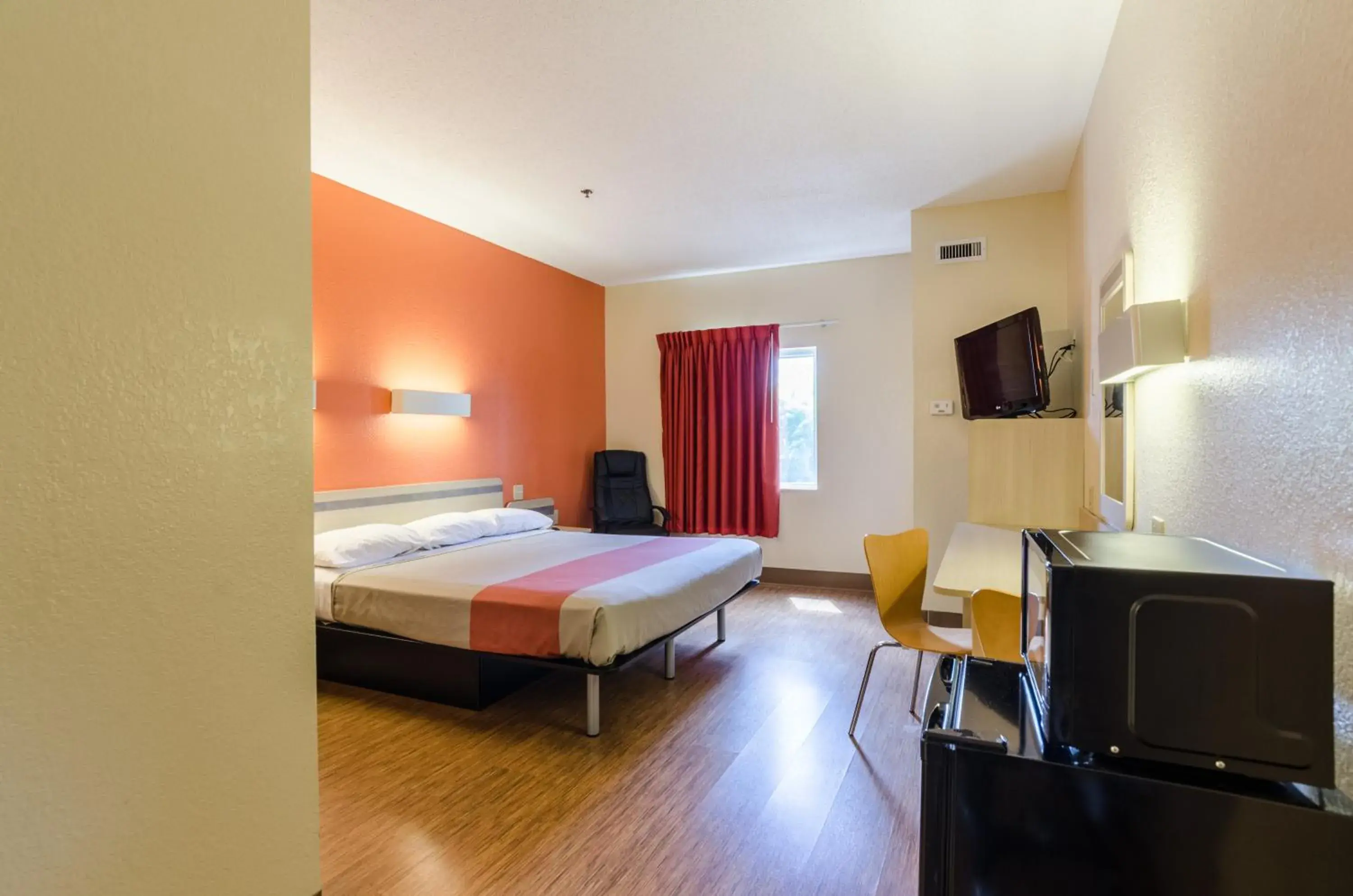 Bedroom, Bed in Motel 6-Bristol, VA Bedroom, Bed in Motel 6-Bristol, VA