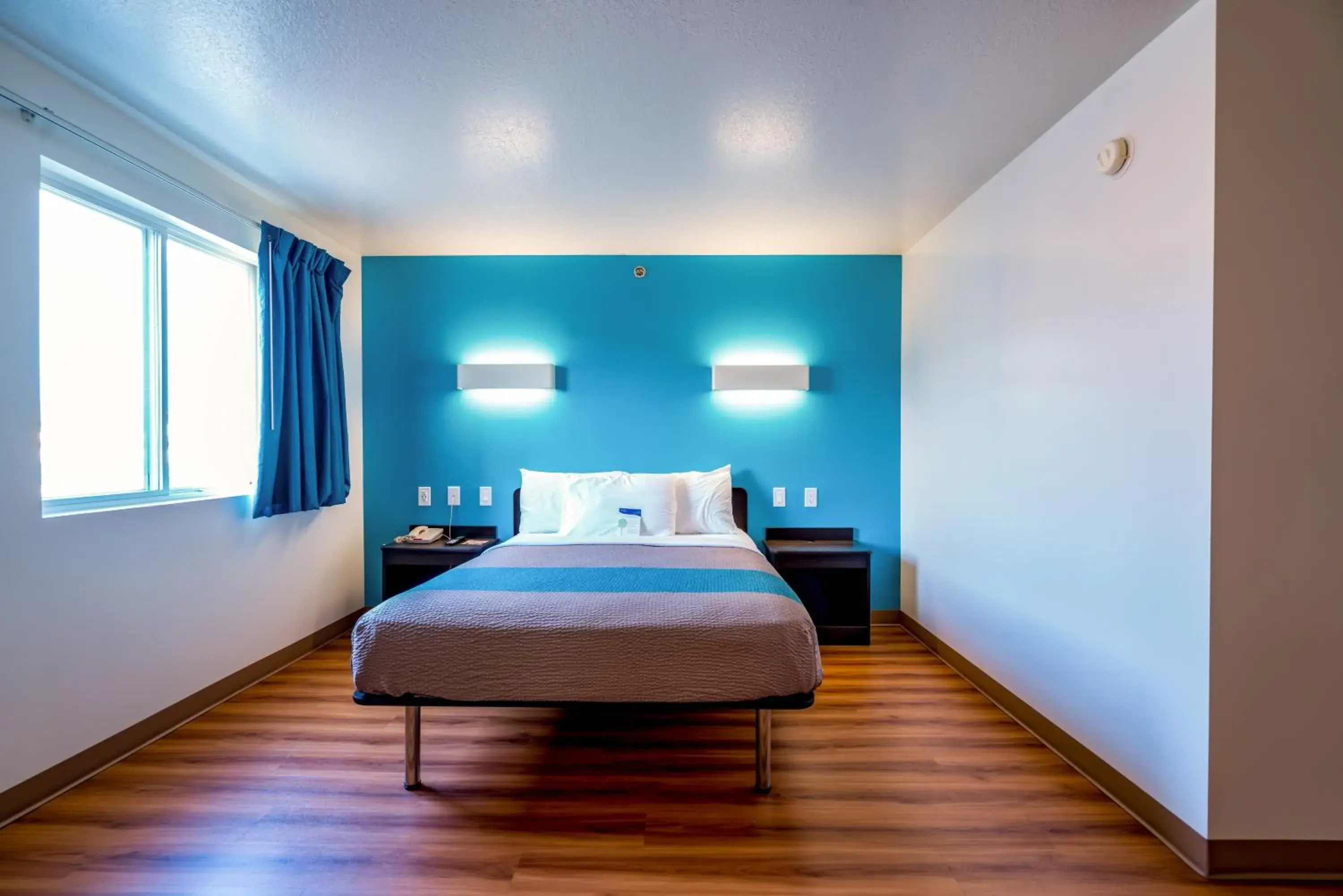 Bedroom, Bed in Motel 6-Pottstown, PA