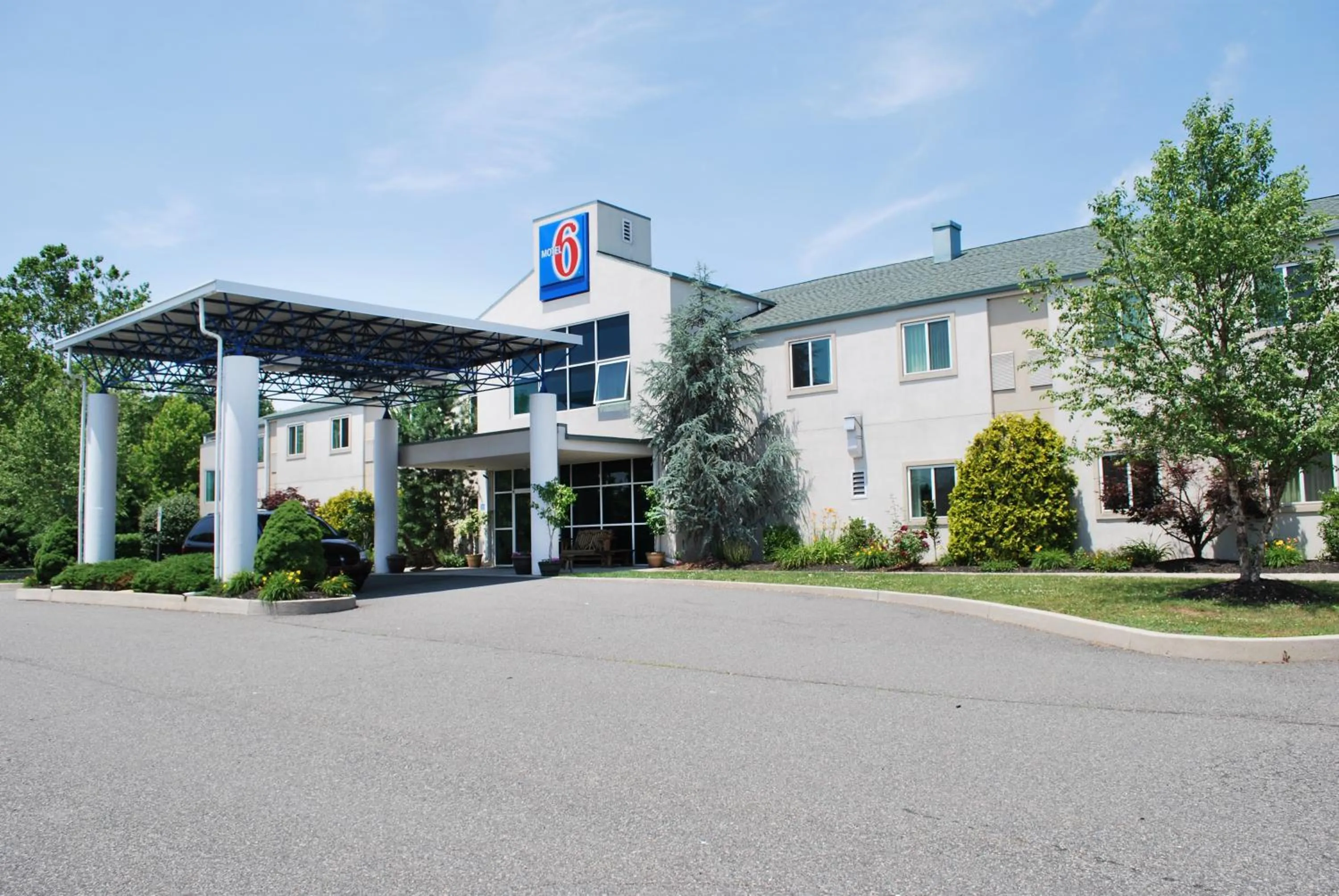 Facade/entrance in Motel 6-Pottstown, PA