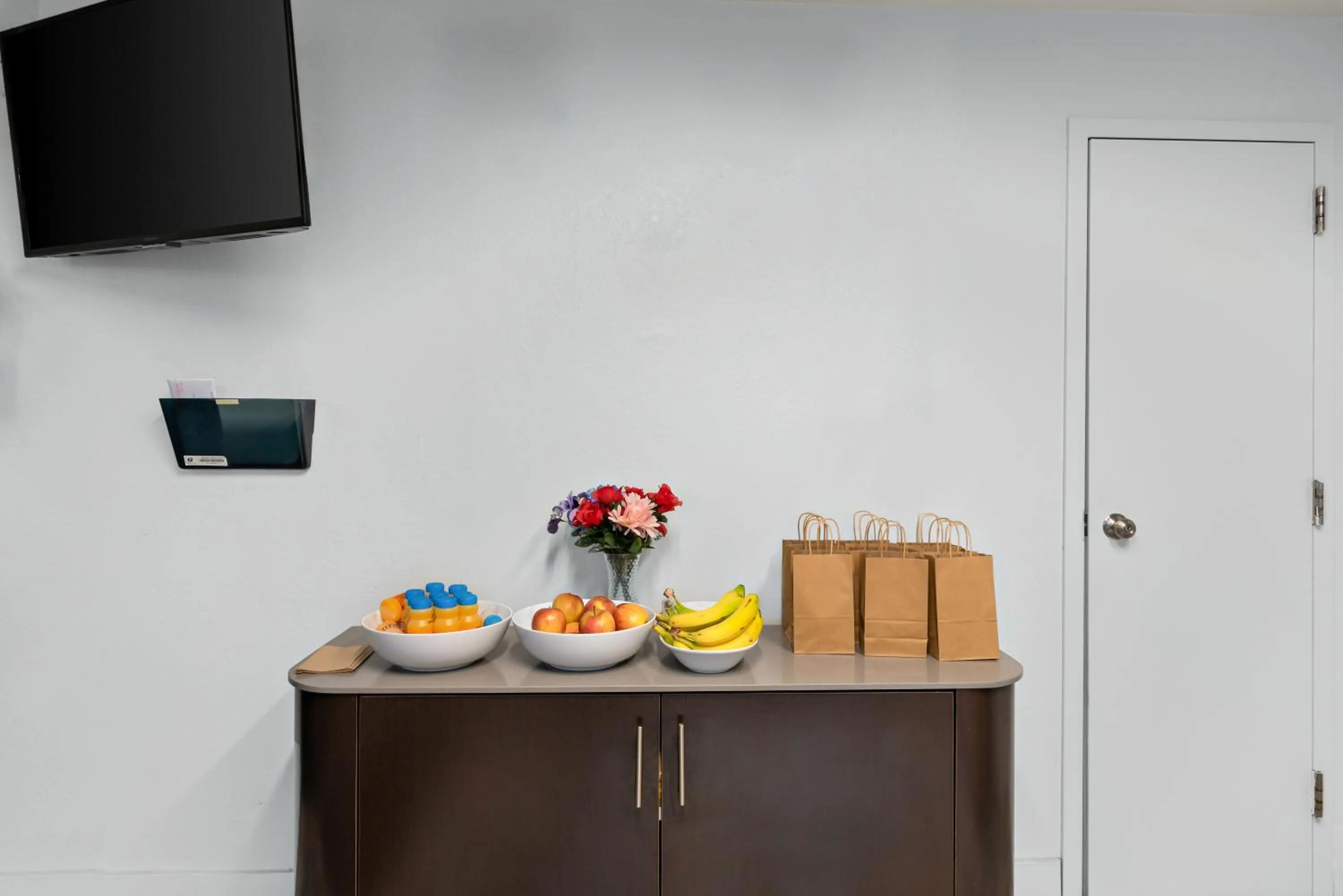 Food and drinks in Americas Best Value Inn Bangor