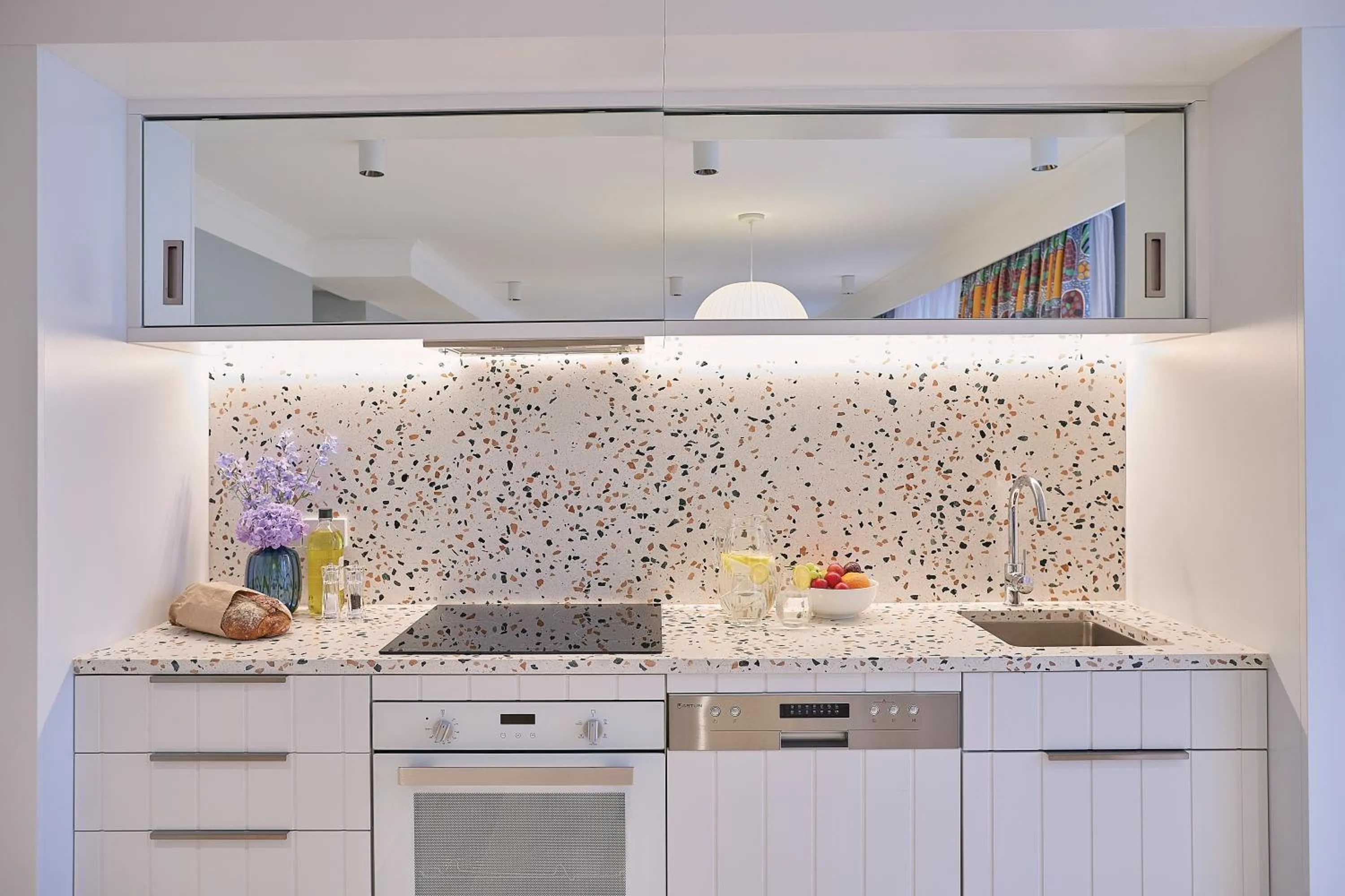 Kitchen or kitchenette in Adina Apartment Hotel Chippendale