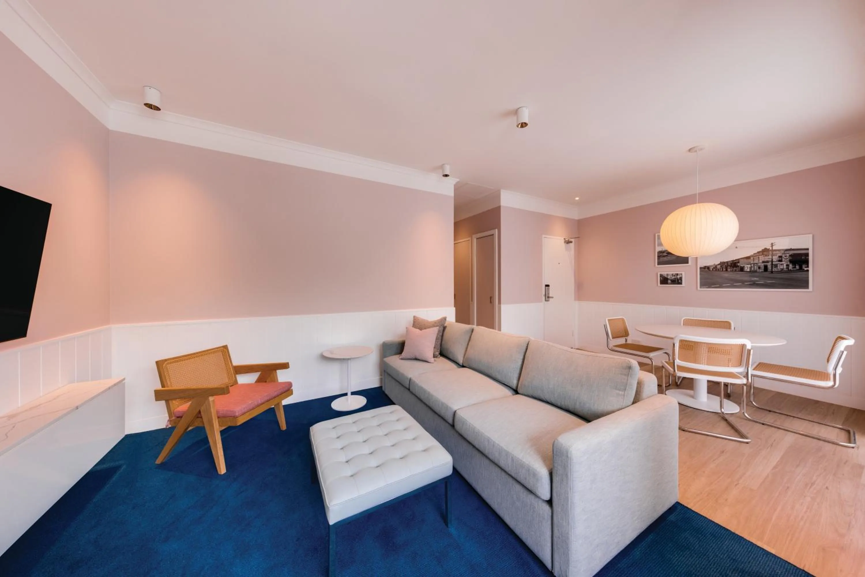 TV and multimedia in Adina Apartment Hotel Chippendale